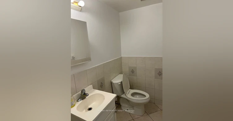 4-1431 & 1433 Gerrard Street E, Toronto, ON, M4L 1Z7 - 2