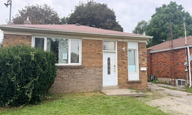 14 Lombardy Crescent