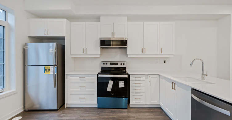 13 Selfridge Way, Whitby, ON, L1N 0N9 - 5