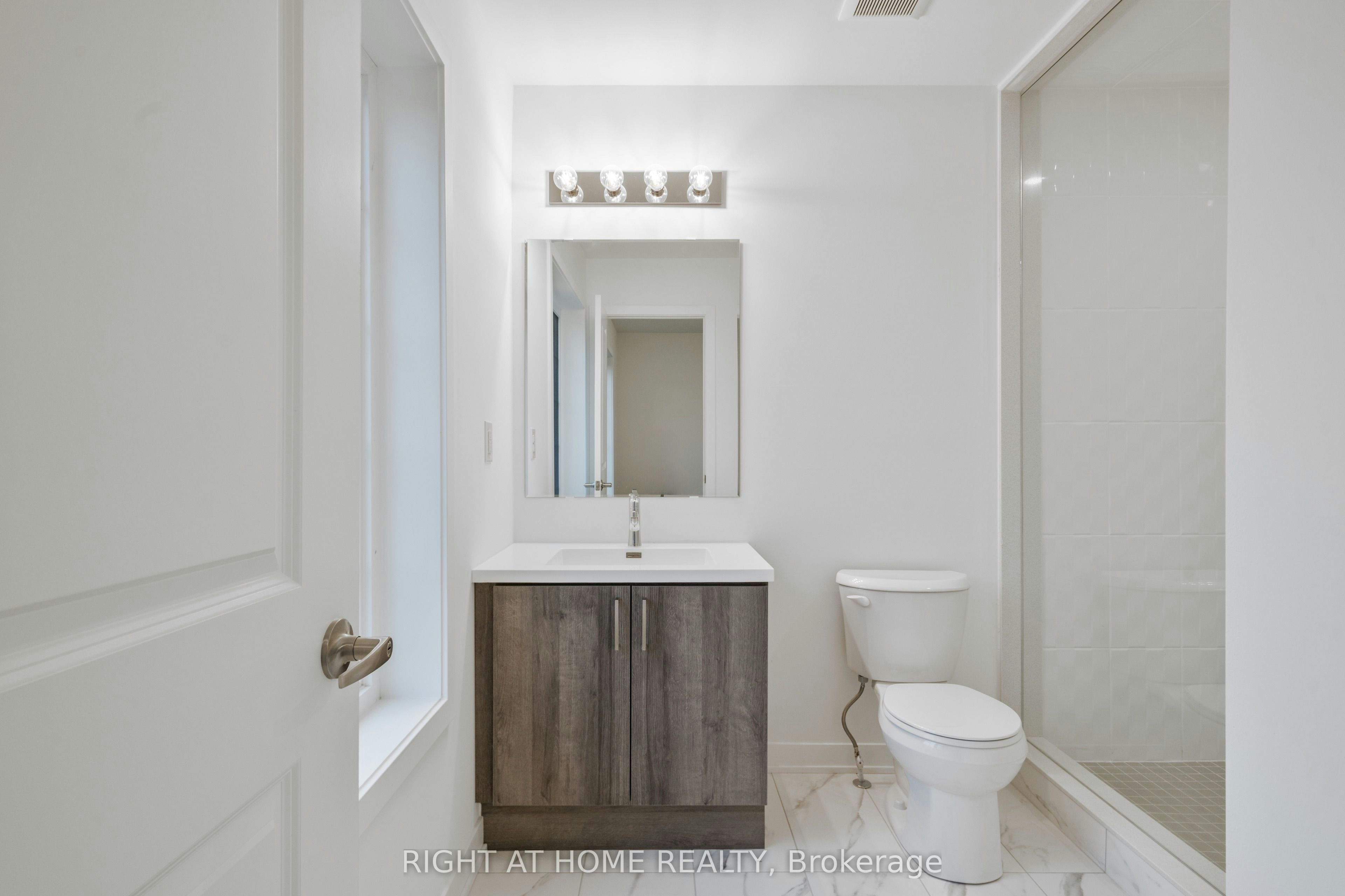 13 Selfridge Way, Whitby, ON, L1N 0N9 - 24