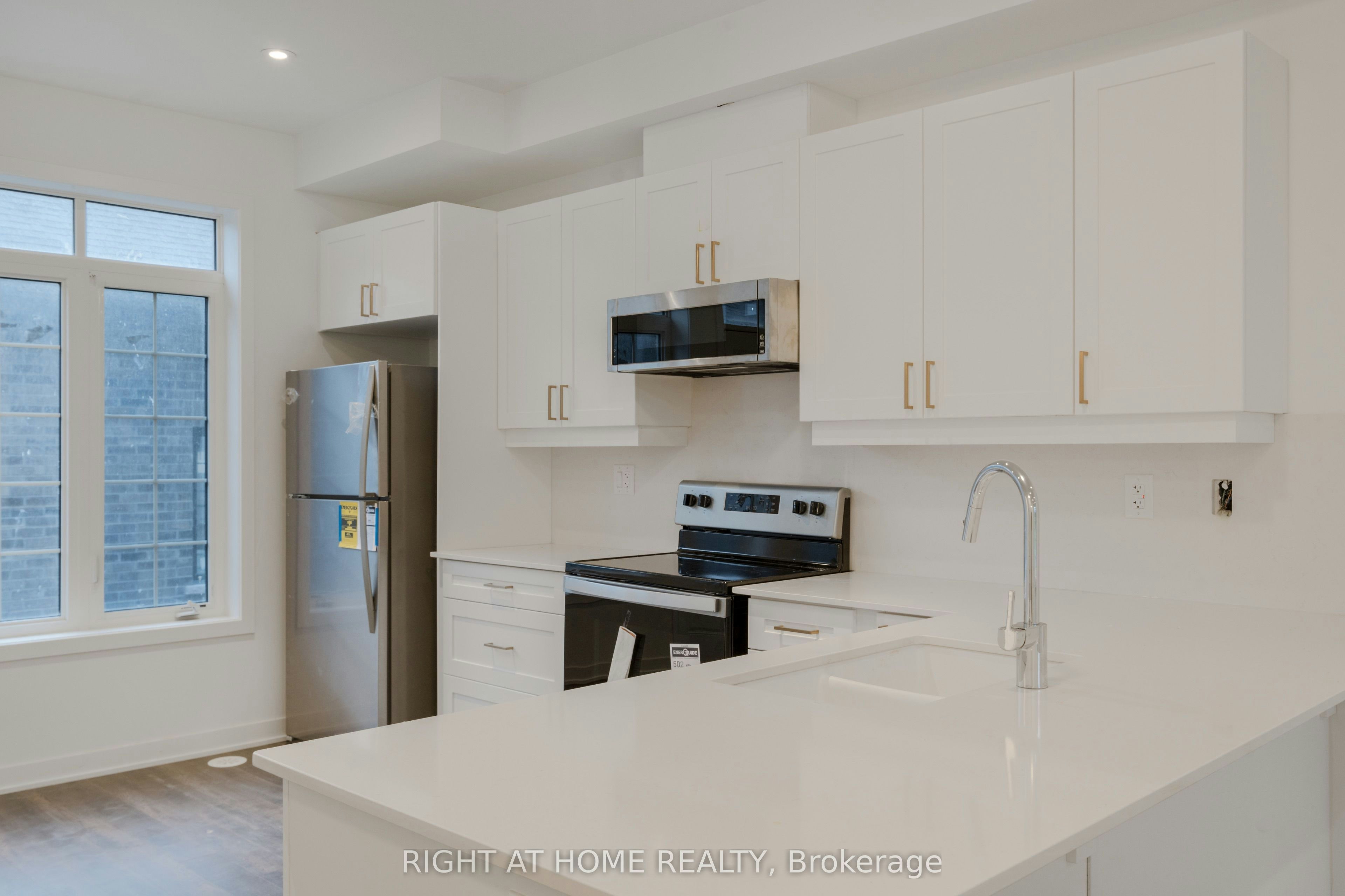 13 Selfridge Way, Whitby, ON, L1N 0N9 - 4