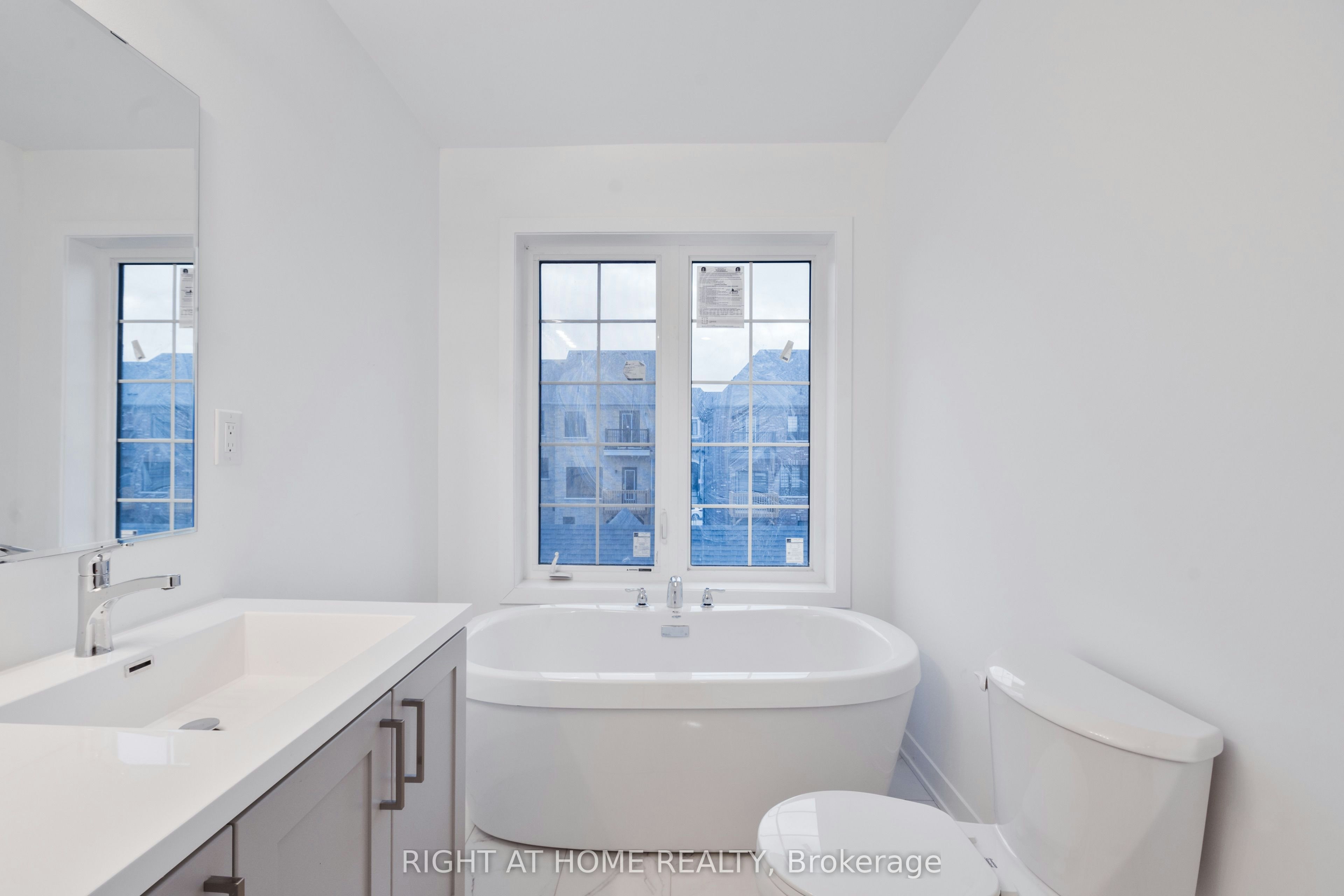 13 Selfridge Way, Whitby, ON, L1N 0N9 - 31