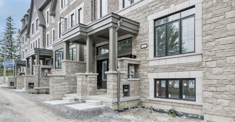 13 Selfridge Way, Whitby, ON, L1N 0N9 - 34