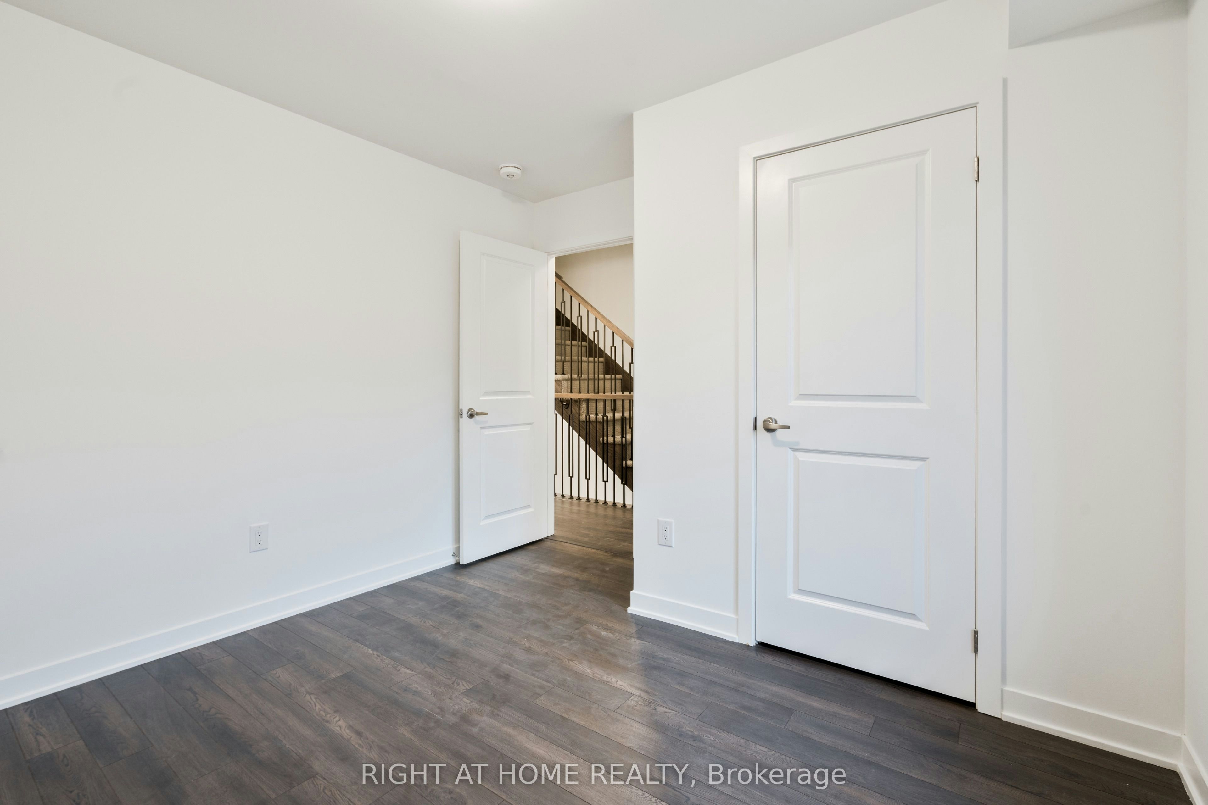 13 Selfridge Way, Whitby, ON, L1N 0N9 - 11