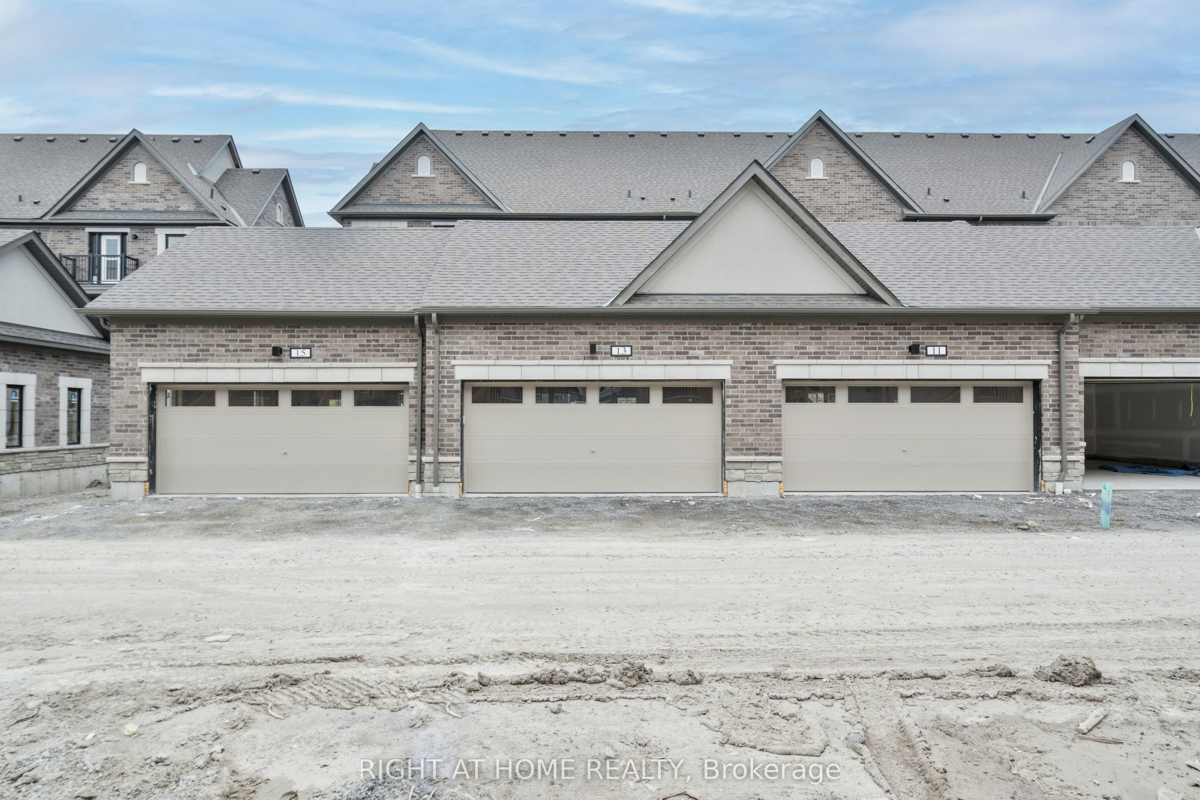 13 Selfridge Way, Whitby, ON, L1N 0N9 - 35