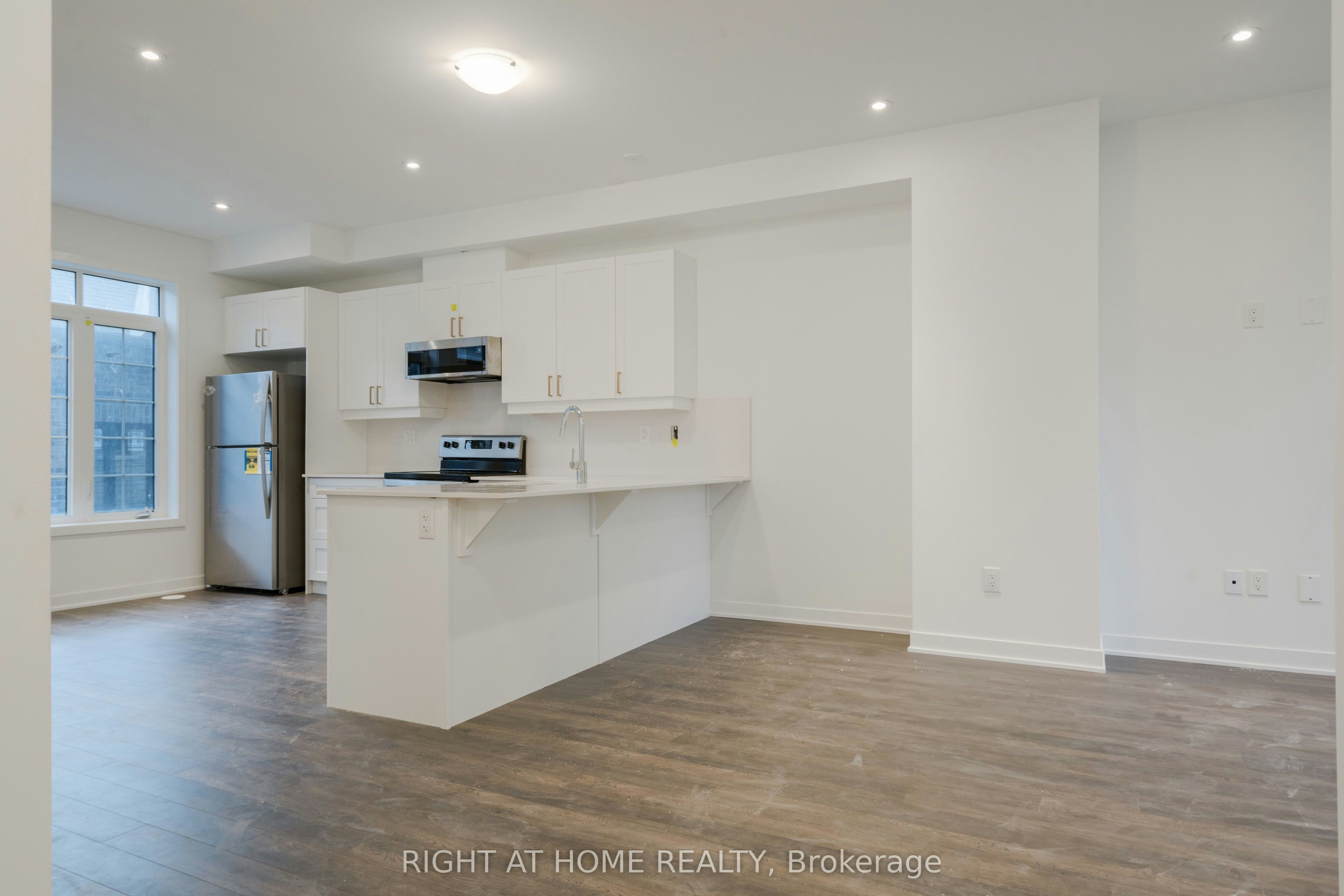 13 Selfridge Way, Whitby, ON, L1N 0N9 - 7