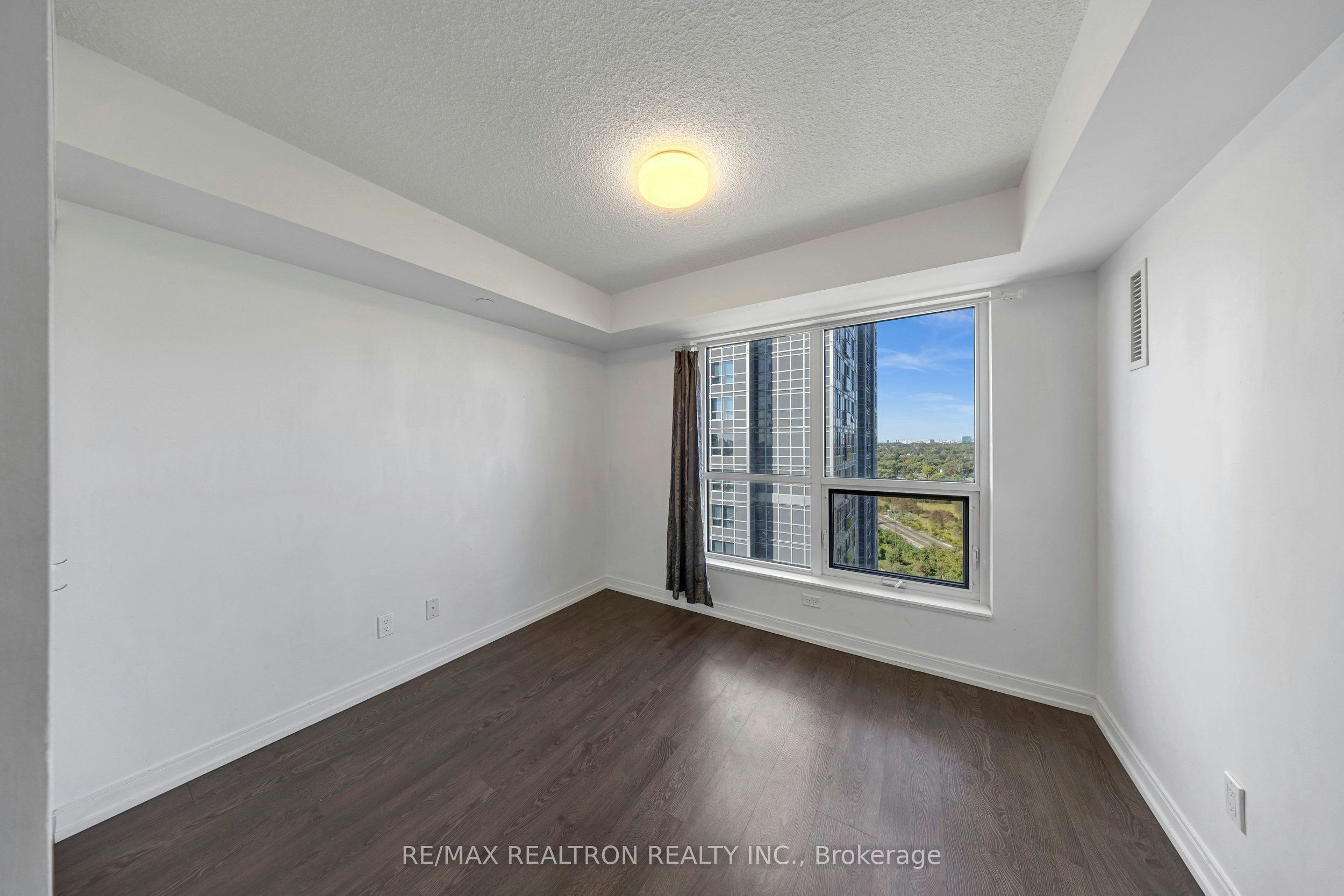 1405-255 Village Green Square, Toronto, ON, M1S 0L7 - 13