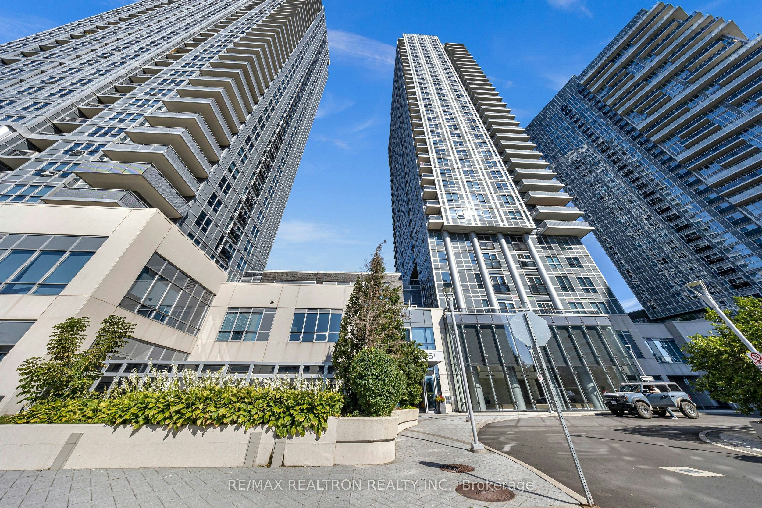 1405-255 Village Green Square, Toronto, ON, M1S 0L7 - 2