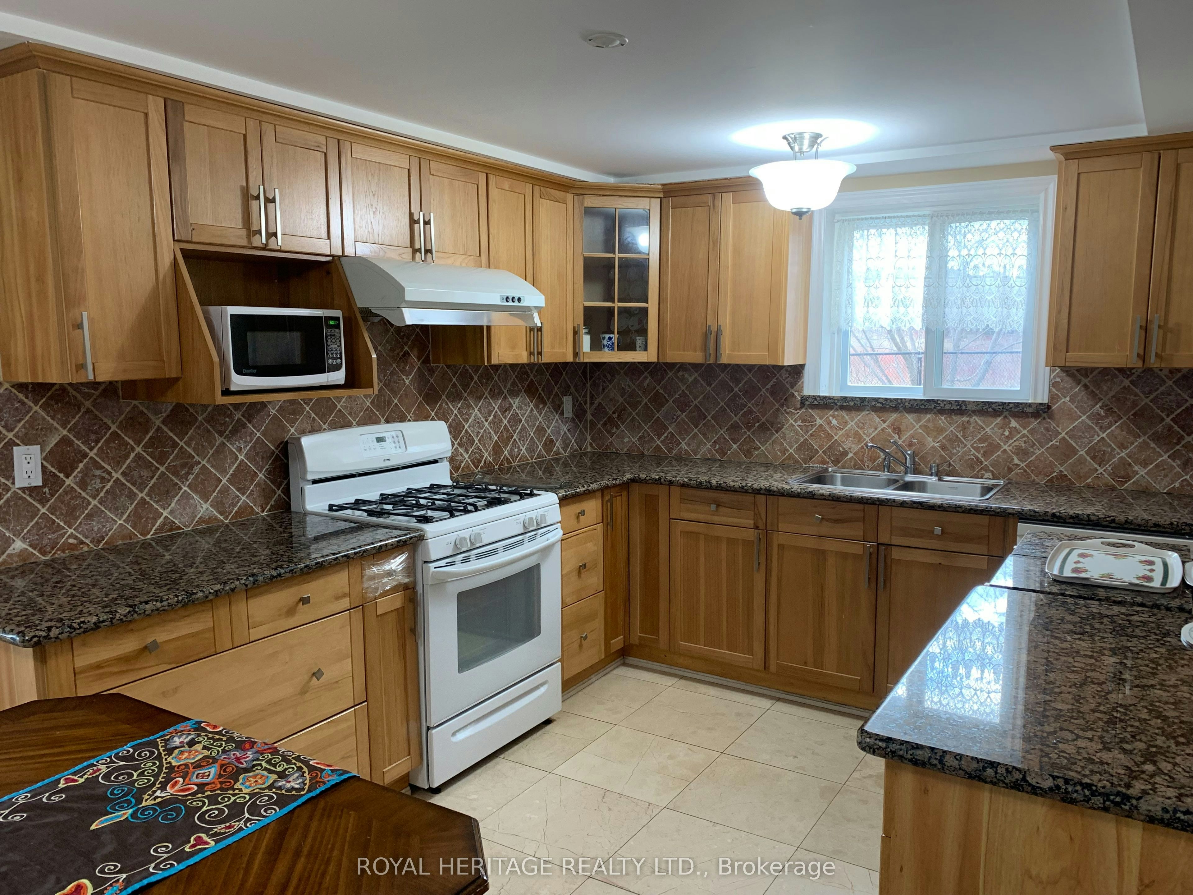 15 Sirius Crescent, Toronto, ON, M1X 2A6 - 10