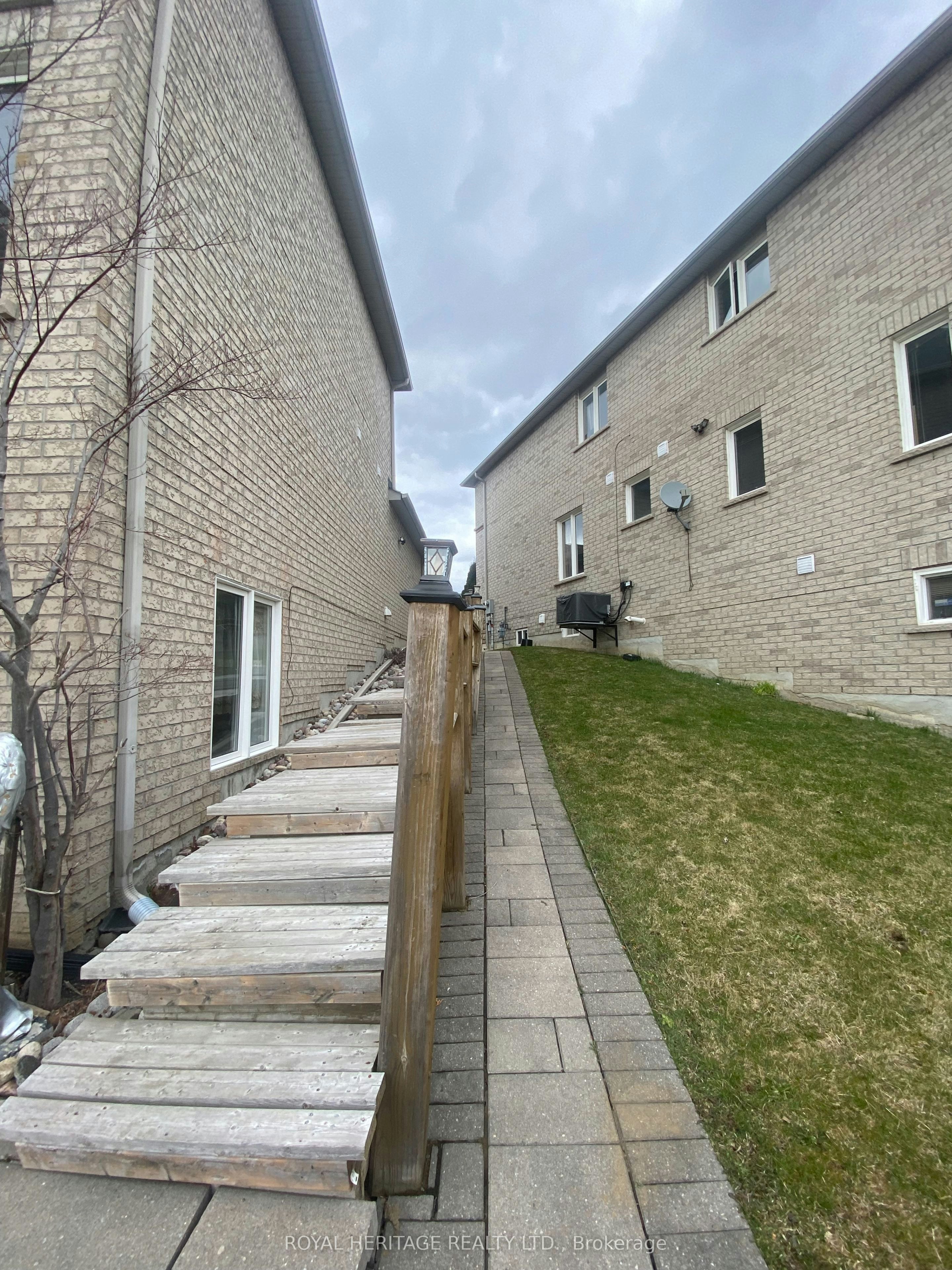 15 Sirius Crescent, Toronto, ON, M1X 2A6 - 4