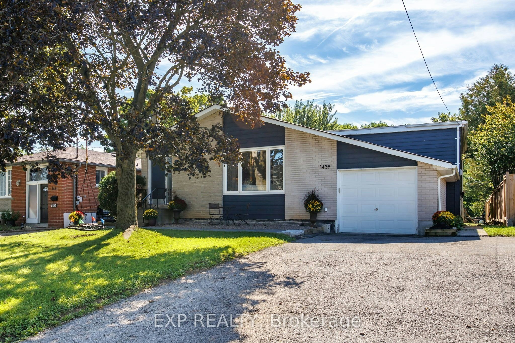 1439 Parkham Crescent, Pickering, ON, L1W 1B7