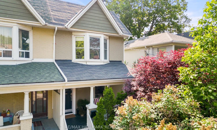 15 Redwood Avenue
