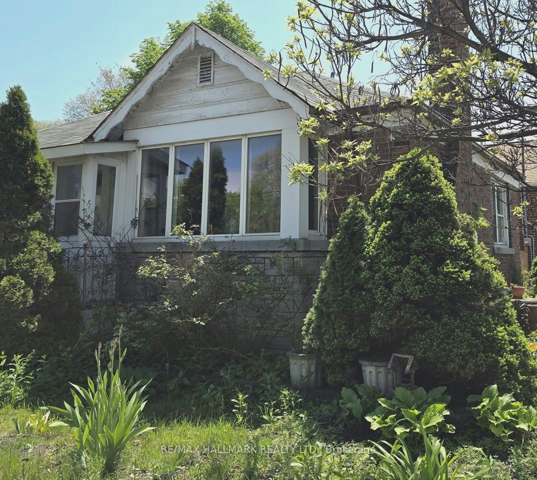115 Lankin Boulevard, Toronto, ON, M4J 4X2