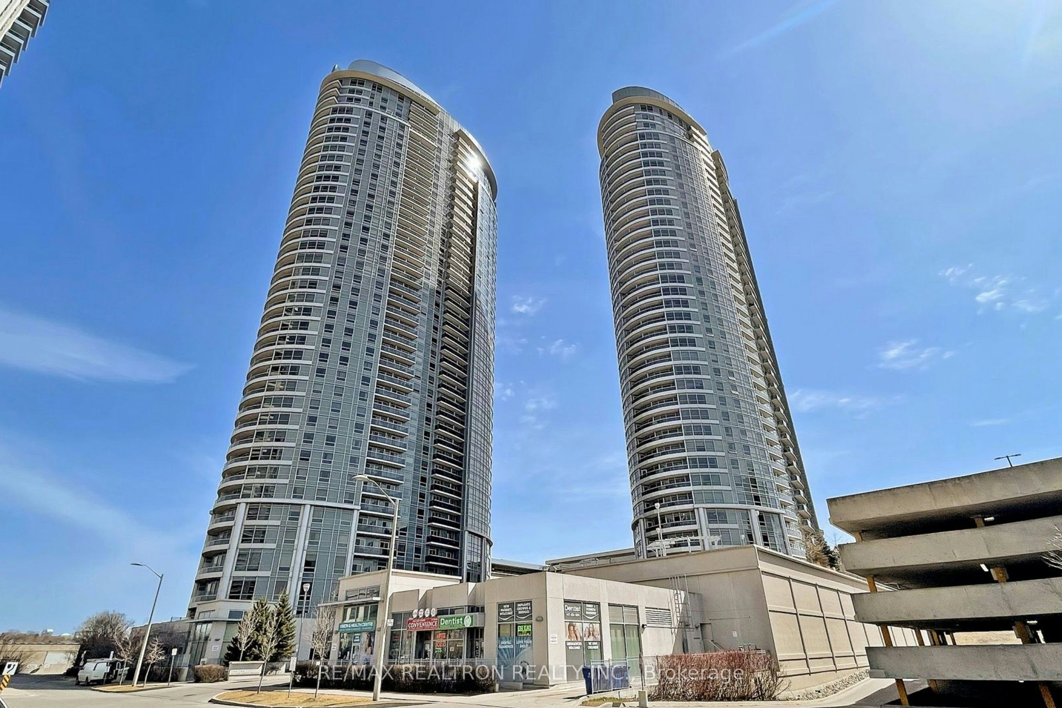 911-125 Village Green Square, Toronto, ON, M1S 0G3