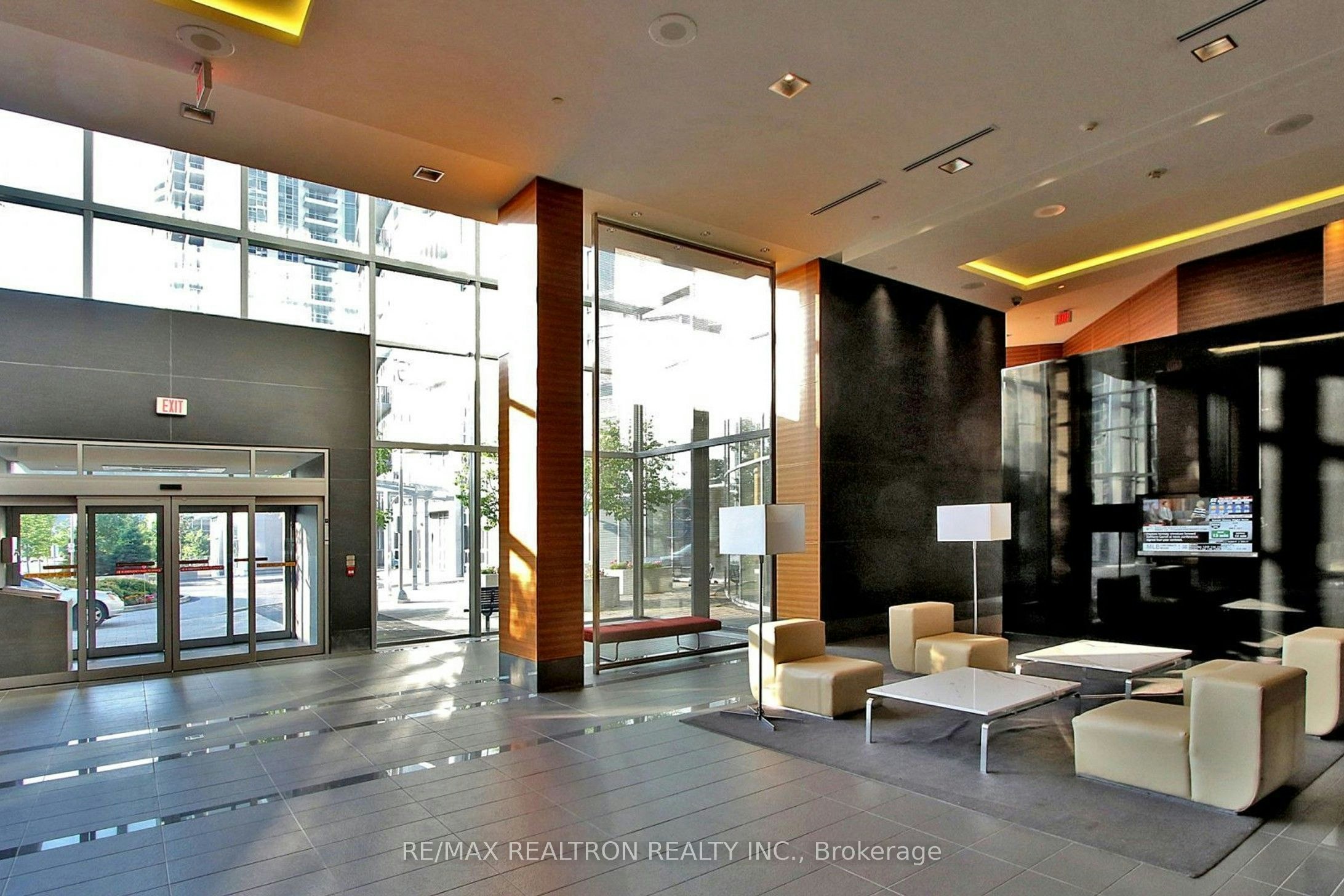 911-125 Village Green Square, Toronto, ON, M1S 0G3 - 4