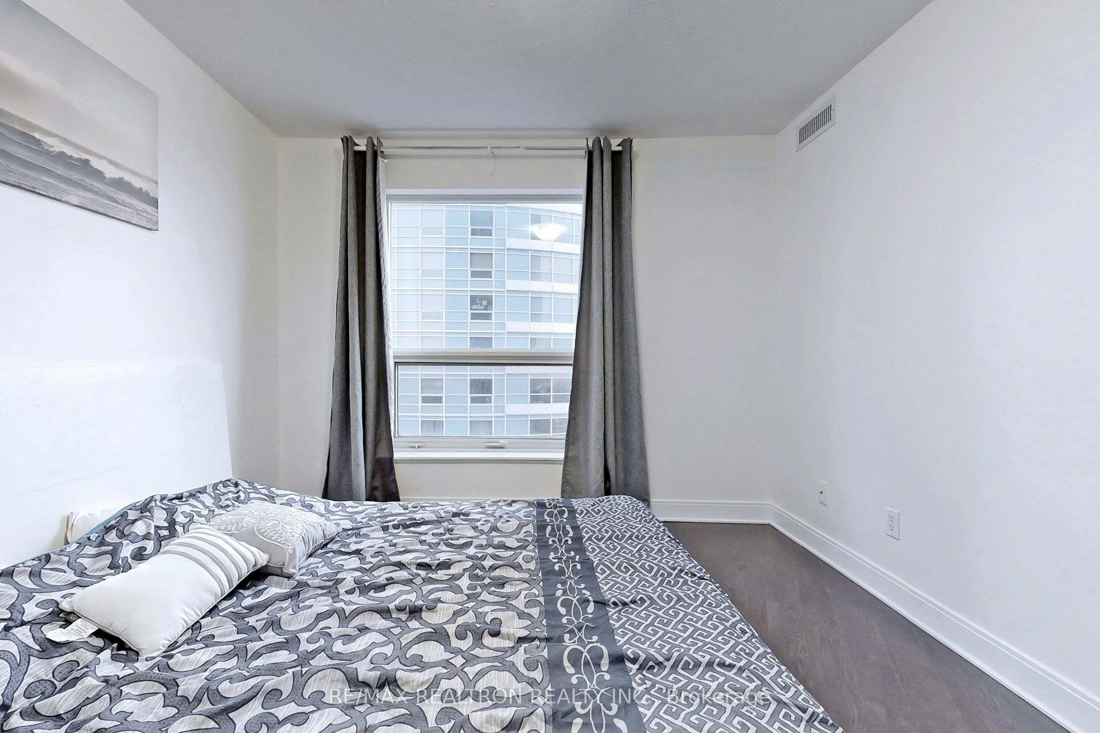 911-125 Village Green Square, Toronto, ON, M1S 0G3 - 32
