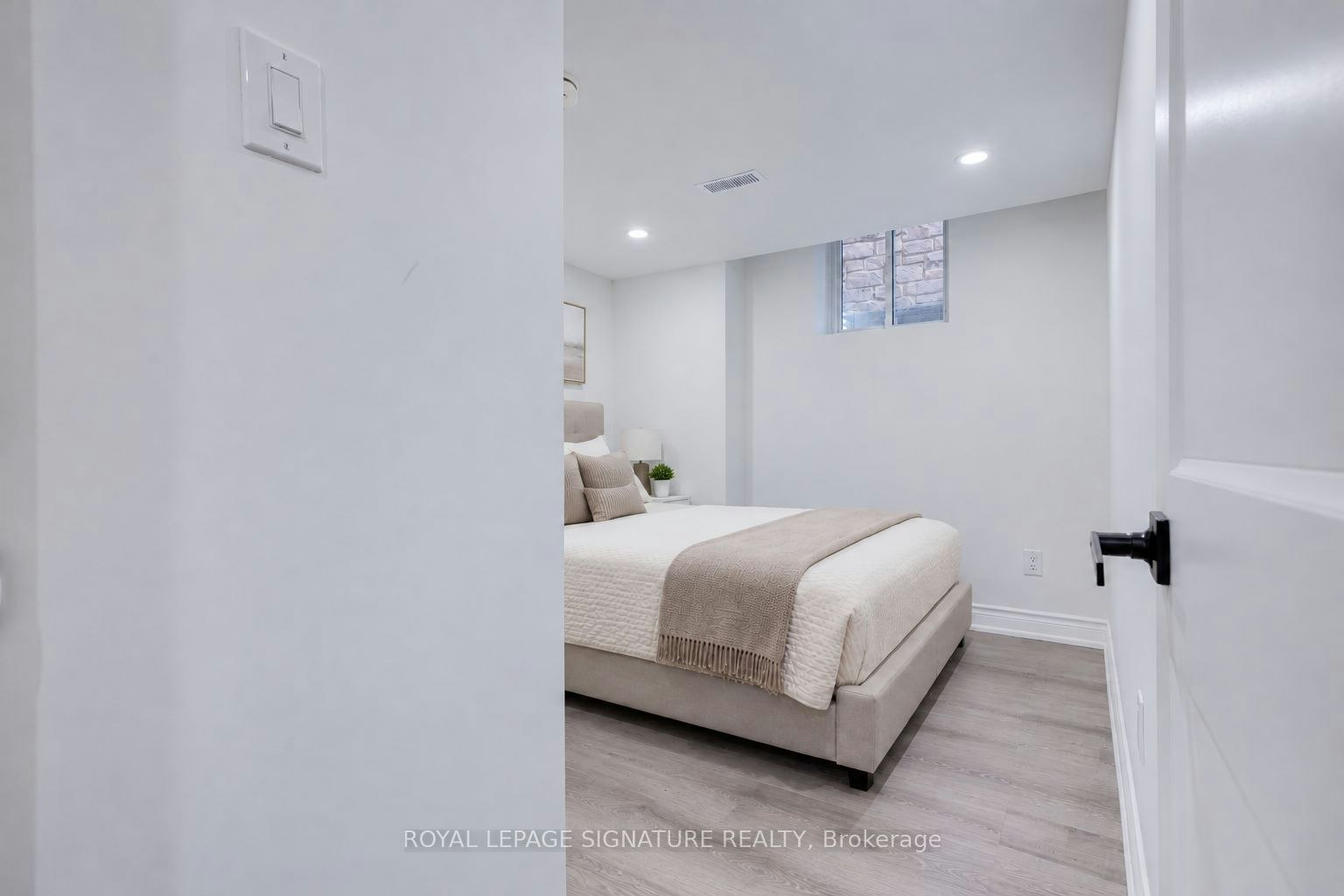 BSMT-14 Portsmouth Drive, Toronto, ON, M1C 5E1 - 14