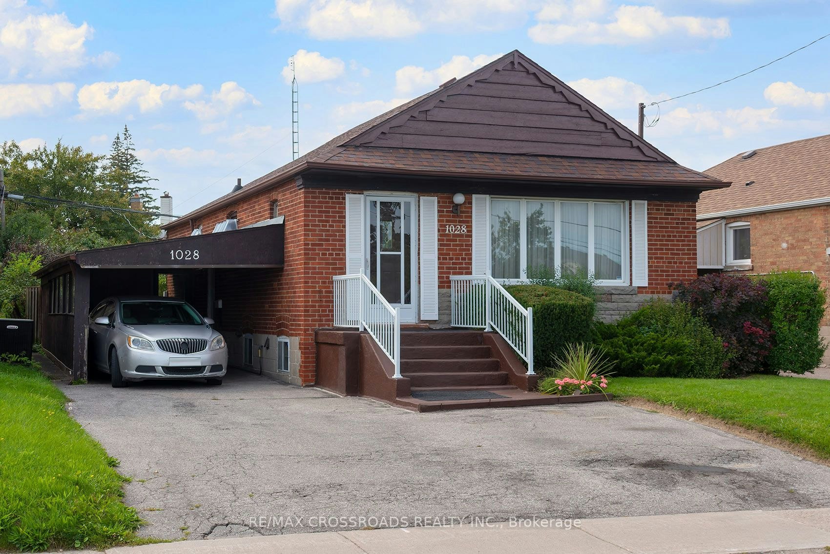 1028 Kennedy Road, Toronto, ON, M1P 2K6
