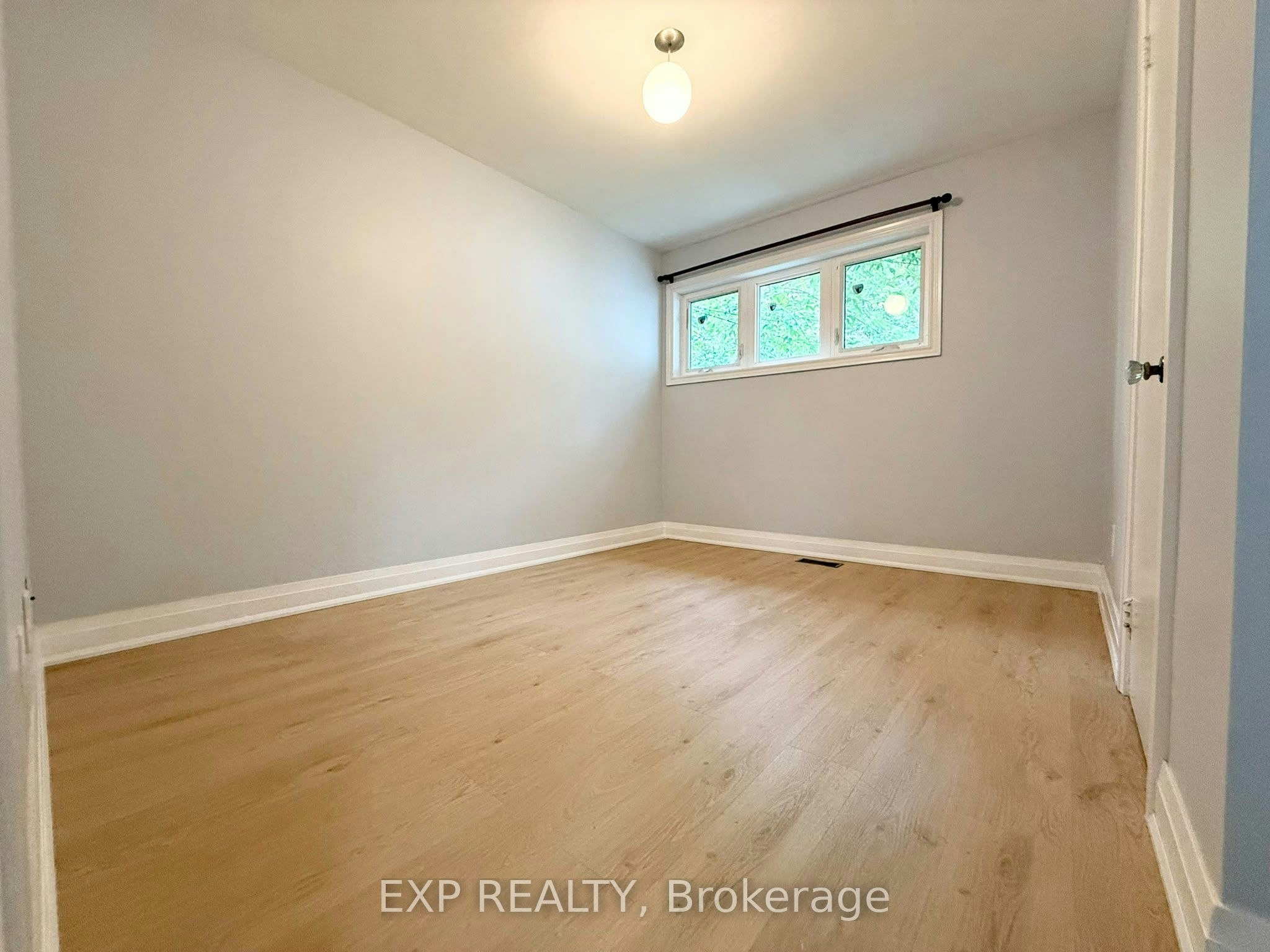 28 Seminole Avenue, Toronto, ON, M1J 1N1 - 12