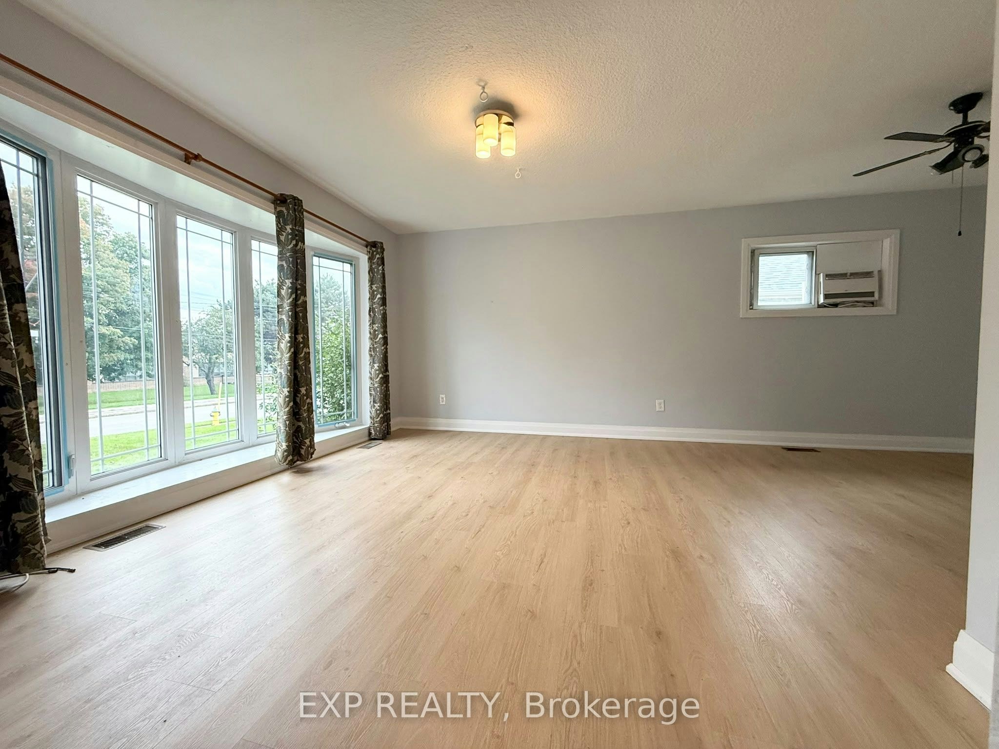 28 Seminole Avenue, Toronto, ON, M1J 1N1 - 7