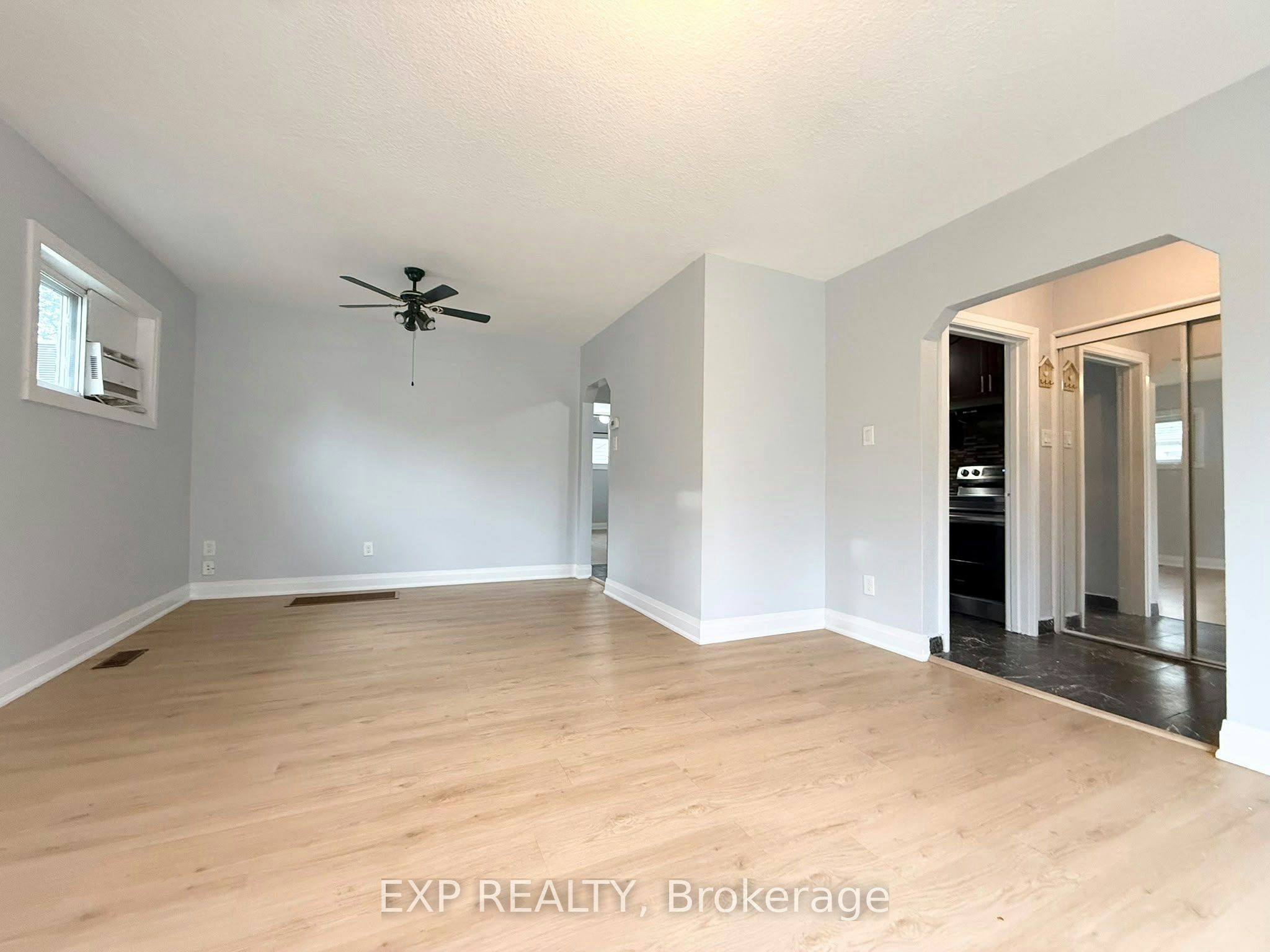 28 Seminole Avenue, Toronto, ON, M1J 1N1 - 6