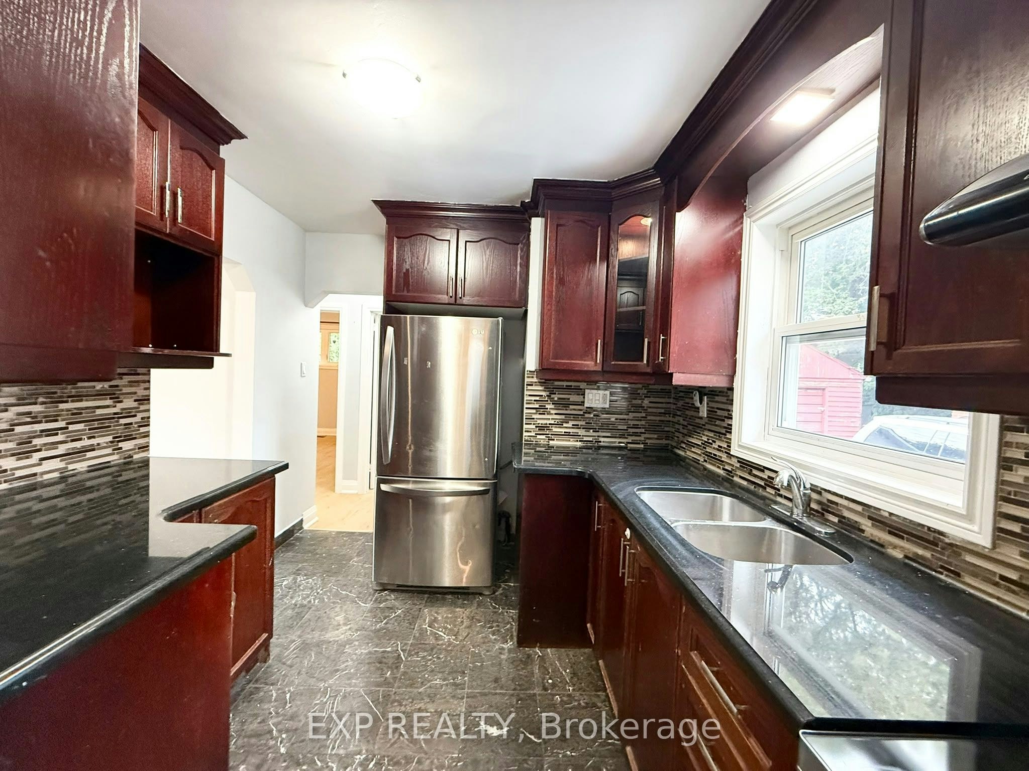 28 Seminole Avenue, Toronto, ON, M1J 1N1 - 3