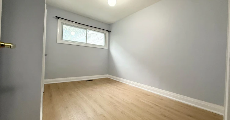 28 Seminole Avenue, Toronto, ON, M1J 1N1 - 13