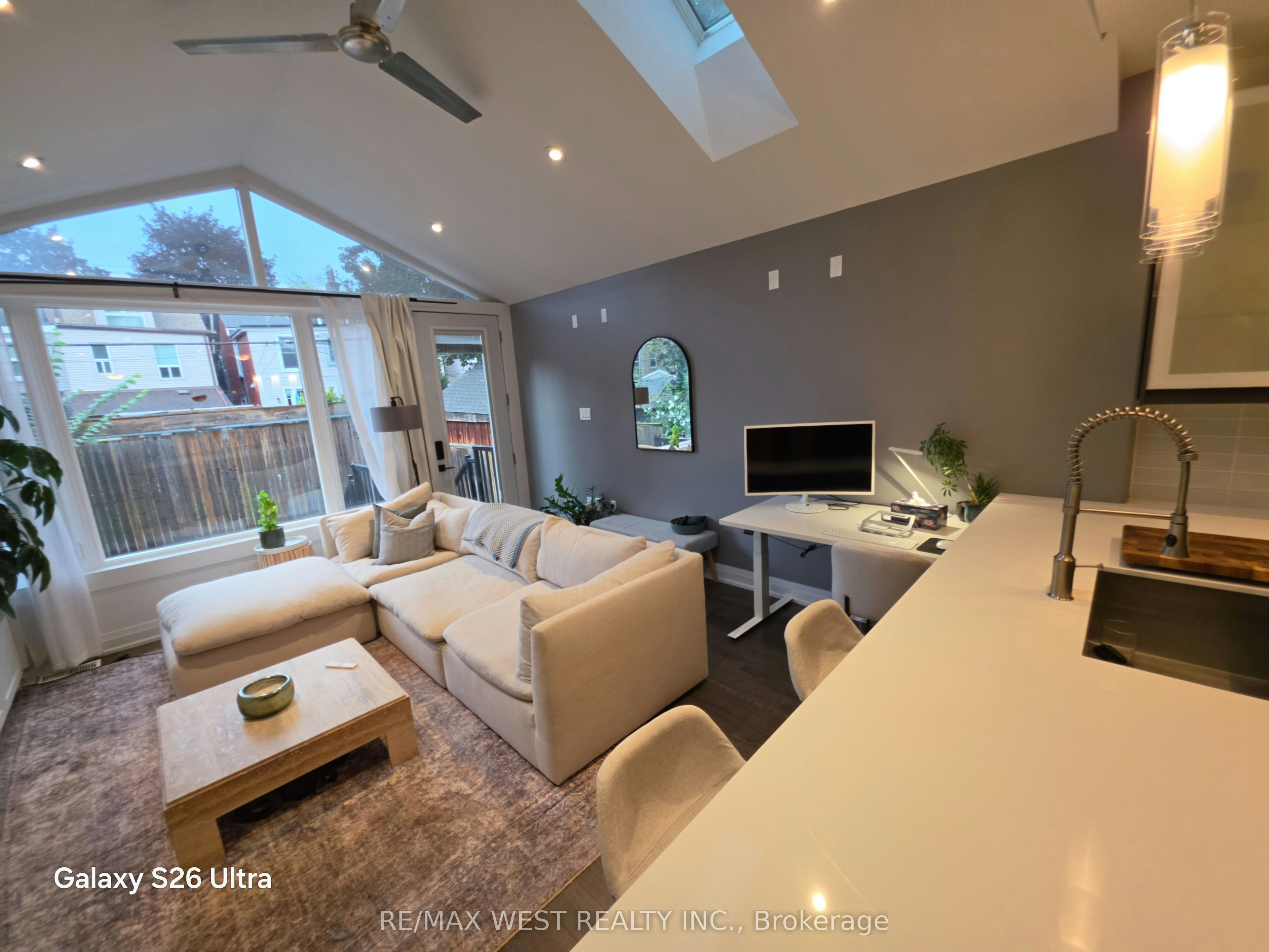 1-64 Galt Avenue, Toronto, ON, M4M 2Z1 - 6