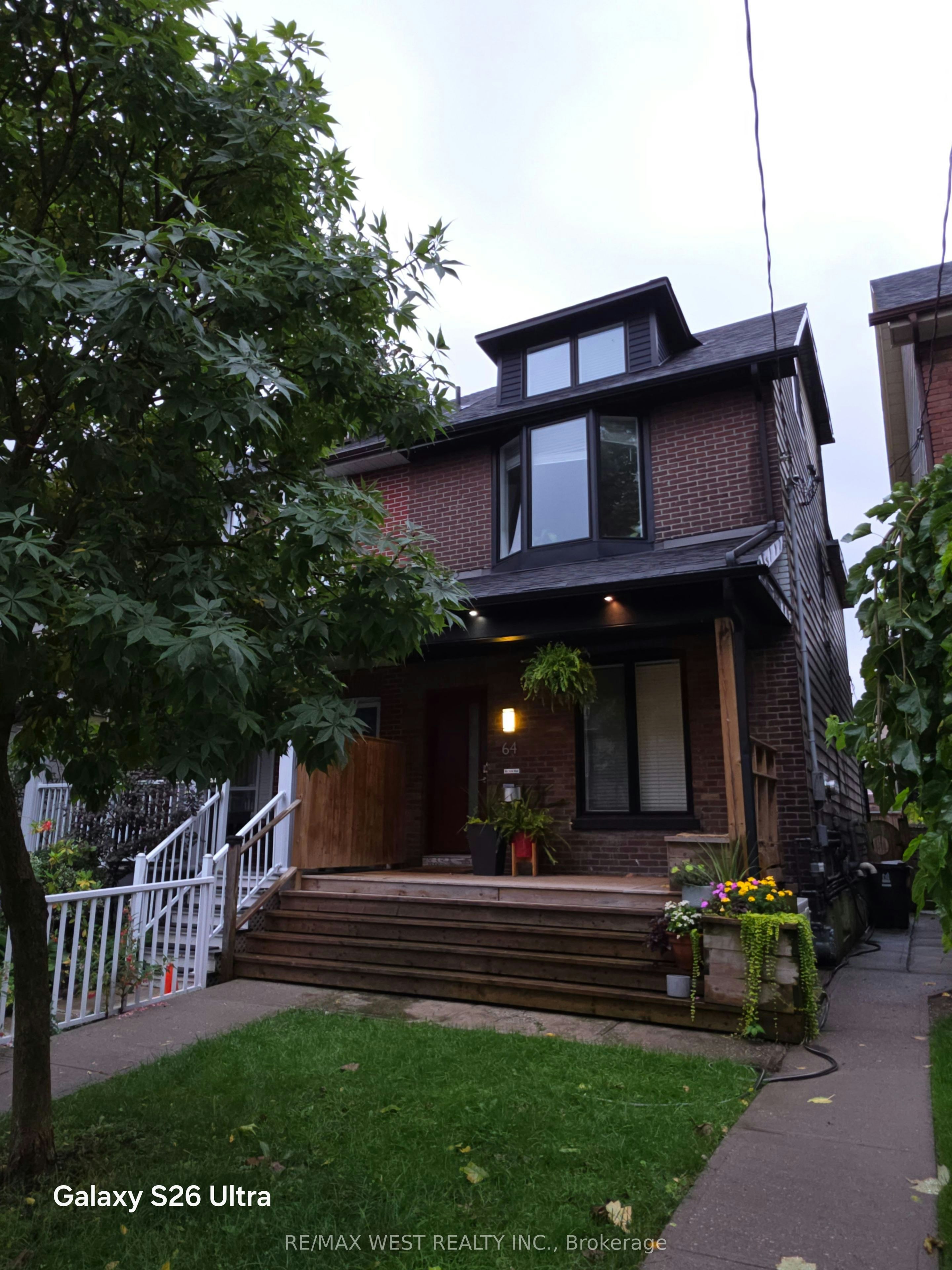 1-64 Galt Avenue, Toronto, ON, M4M 2Z1 - 2