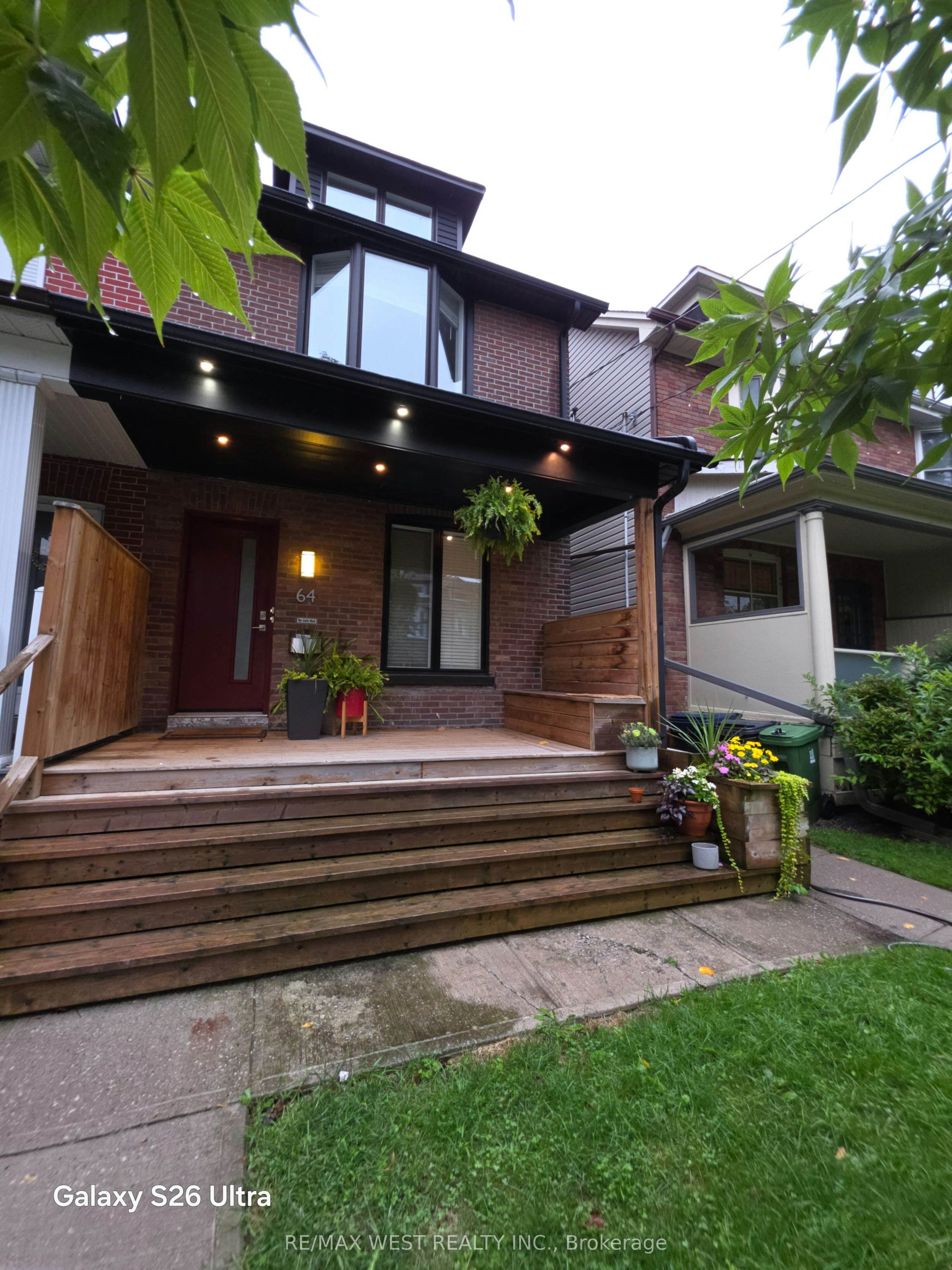 1-64 Galt Avenue, Toronto, ON, M4M 2Z1 - 3