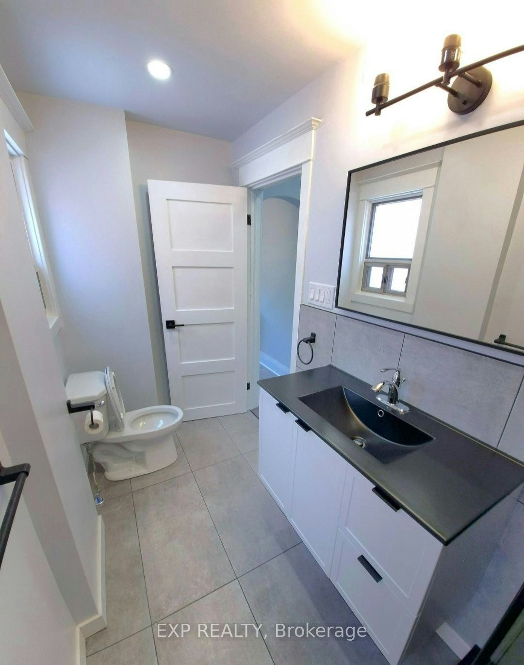 upper-137 Glenmore Road, Toronto, ON, M4L 3M2 - 6