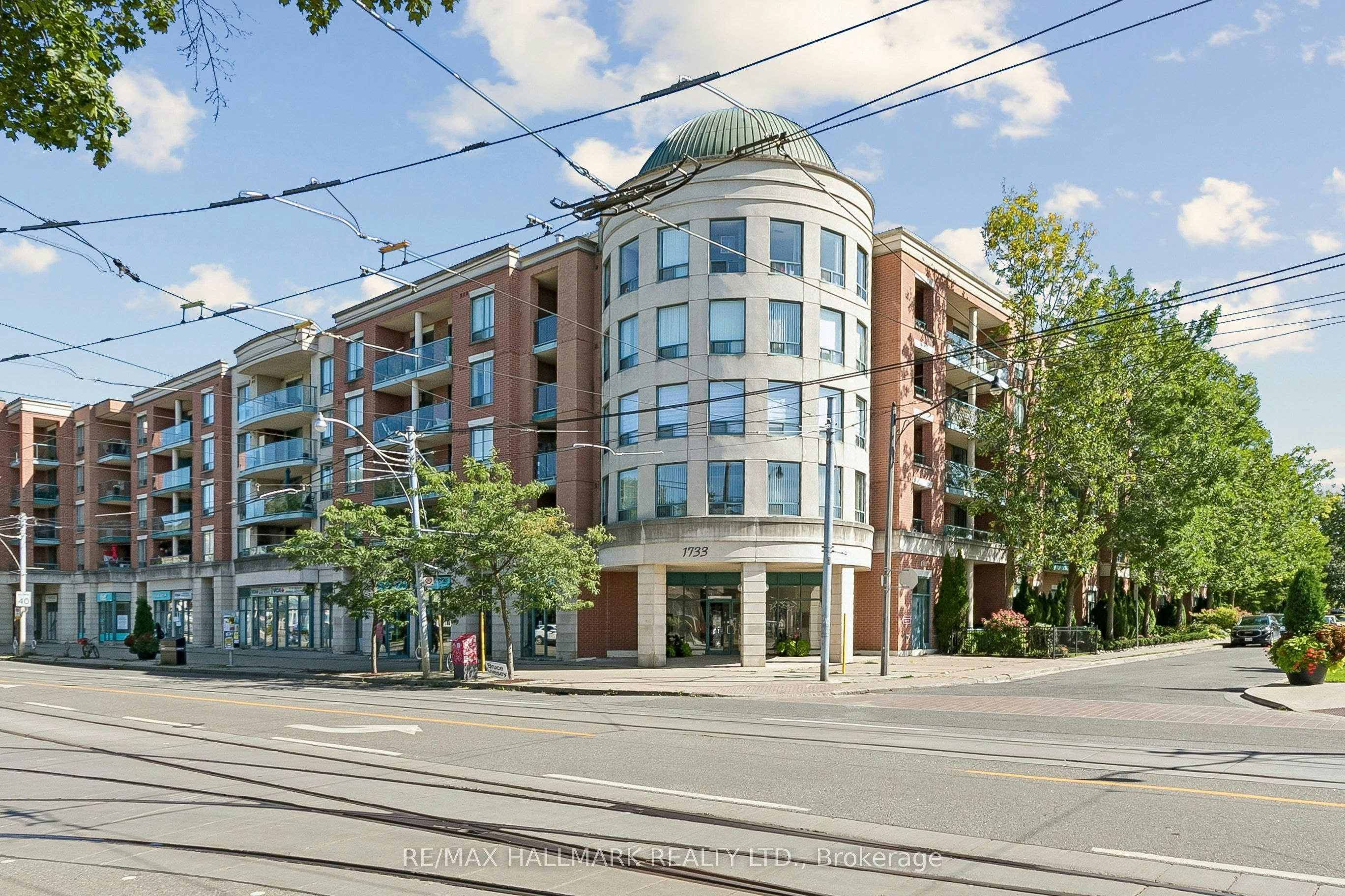 418-1733 Queen Street E, Toronto, ON, M4L 6S9