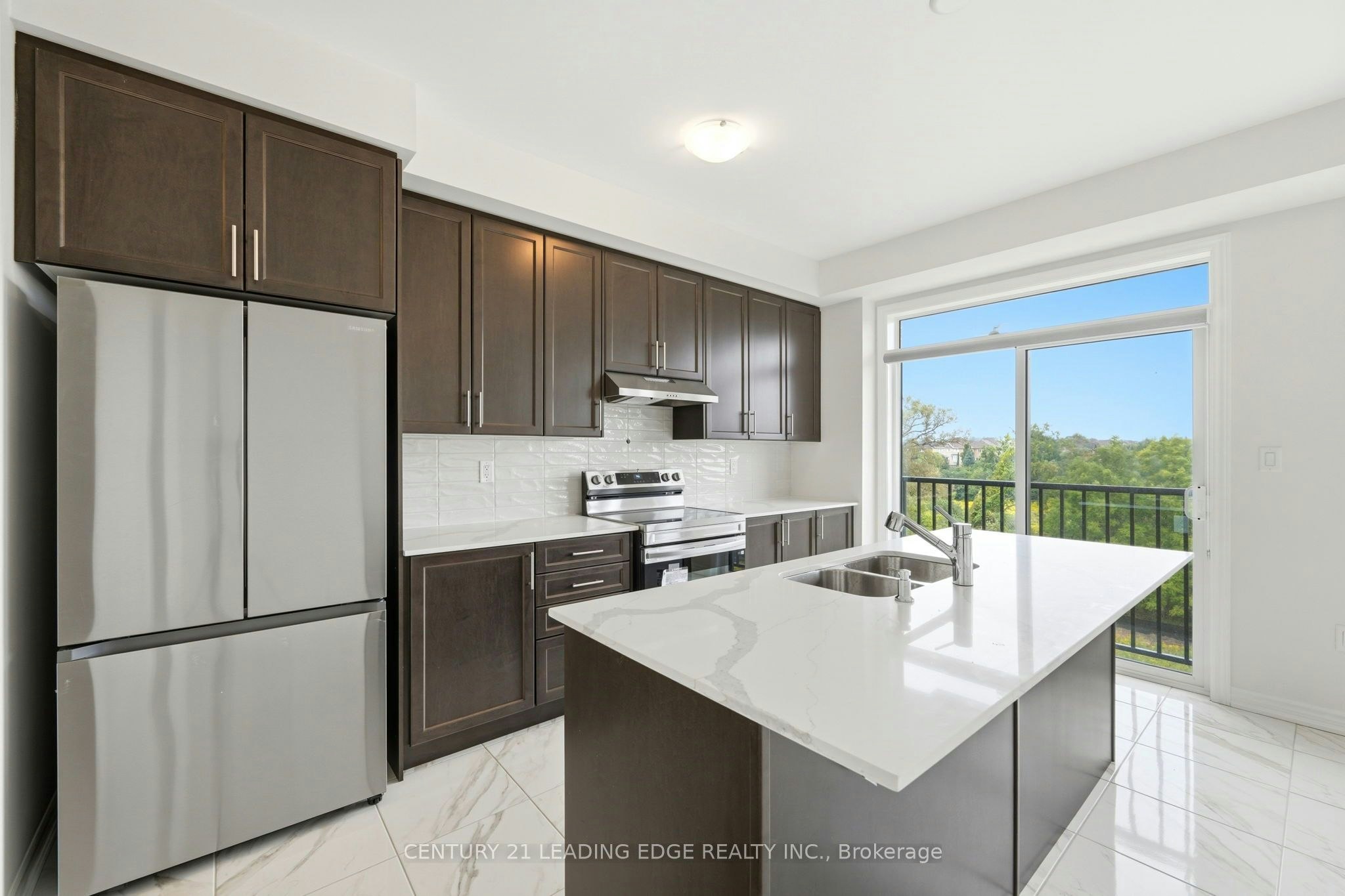 53 Upper Paradise Way, Whitby, ON, L1P 0S2 - 6