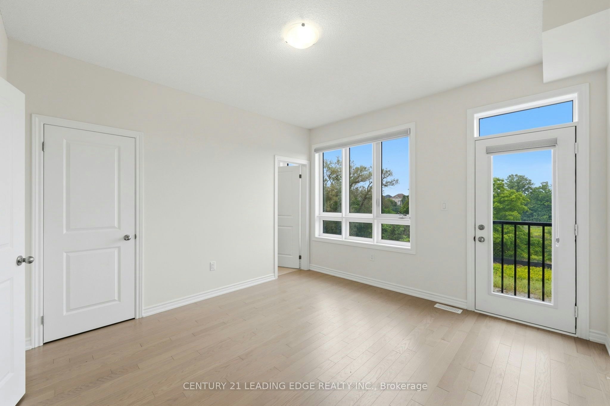 53 Upper Paradise Way, Whitby, ON, L1P 0S2 - 4