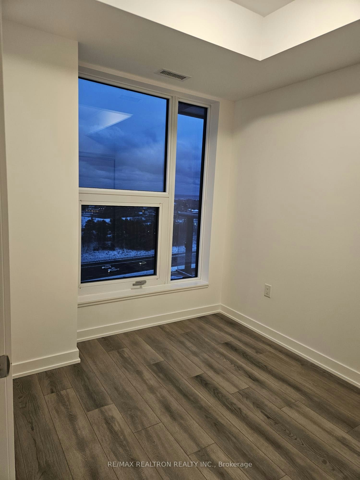 1007-7439 Kingston Road, Toronto, ON, M1B 5S3 - 13