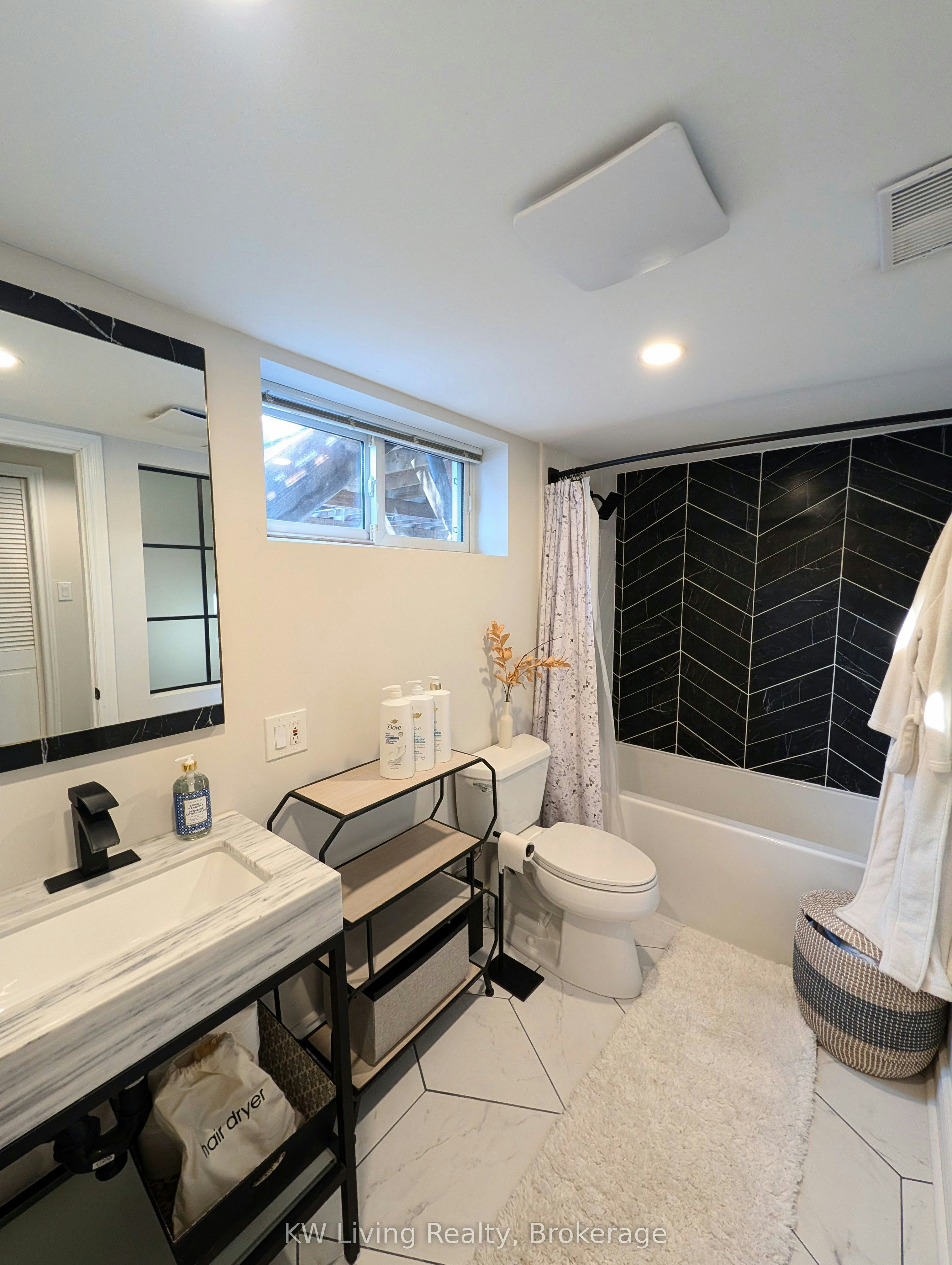12 Munford Crescent, Toronto, ON, M4B 1C1 - 23