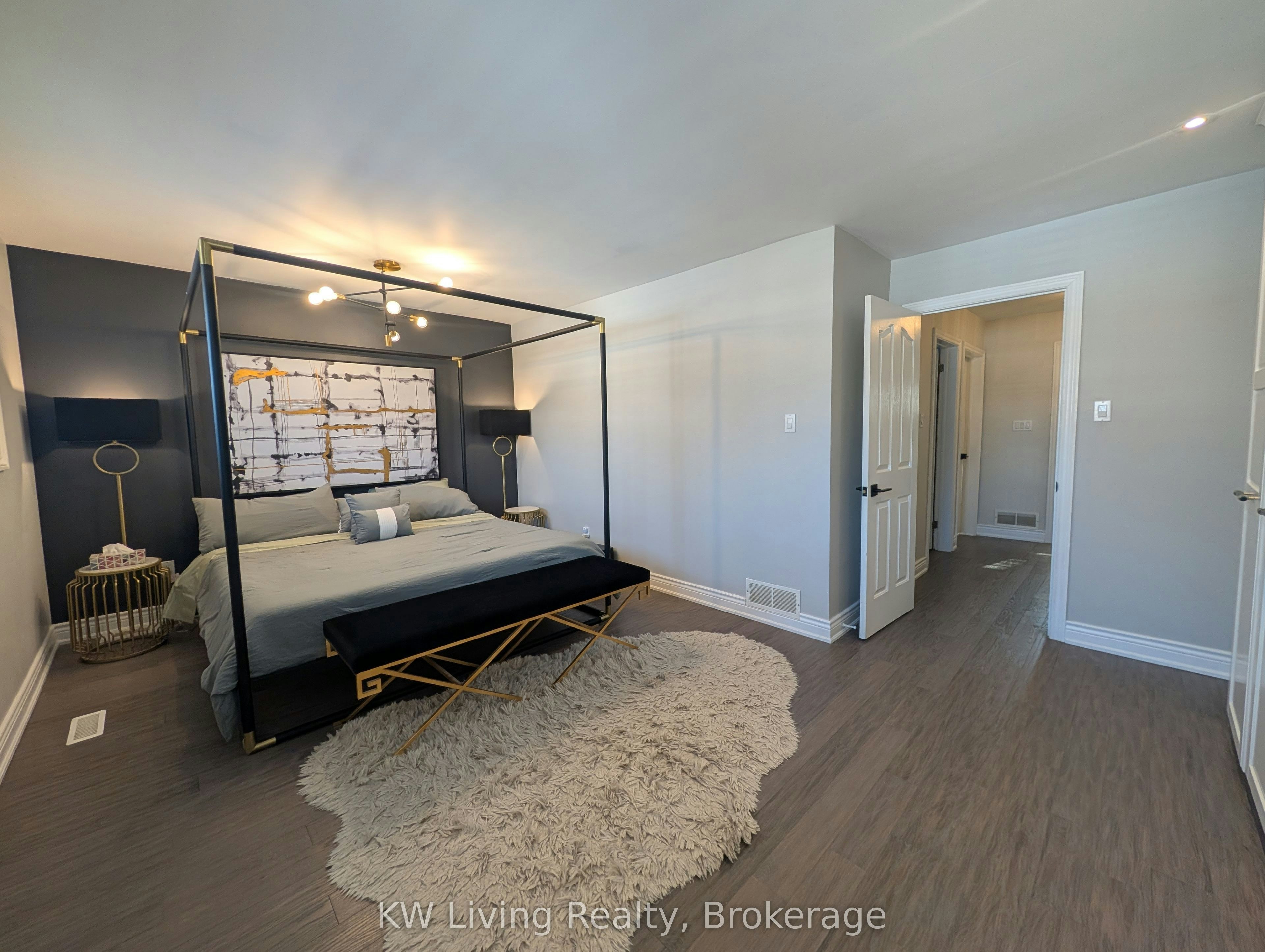 12 Munford Crescent, Toronto, ON, M4B 1C1 - 14