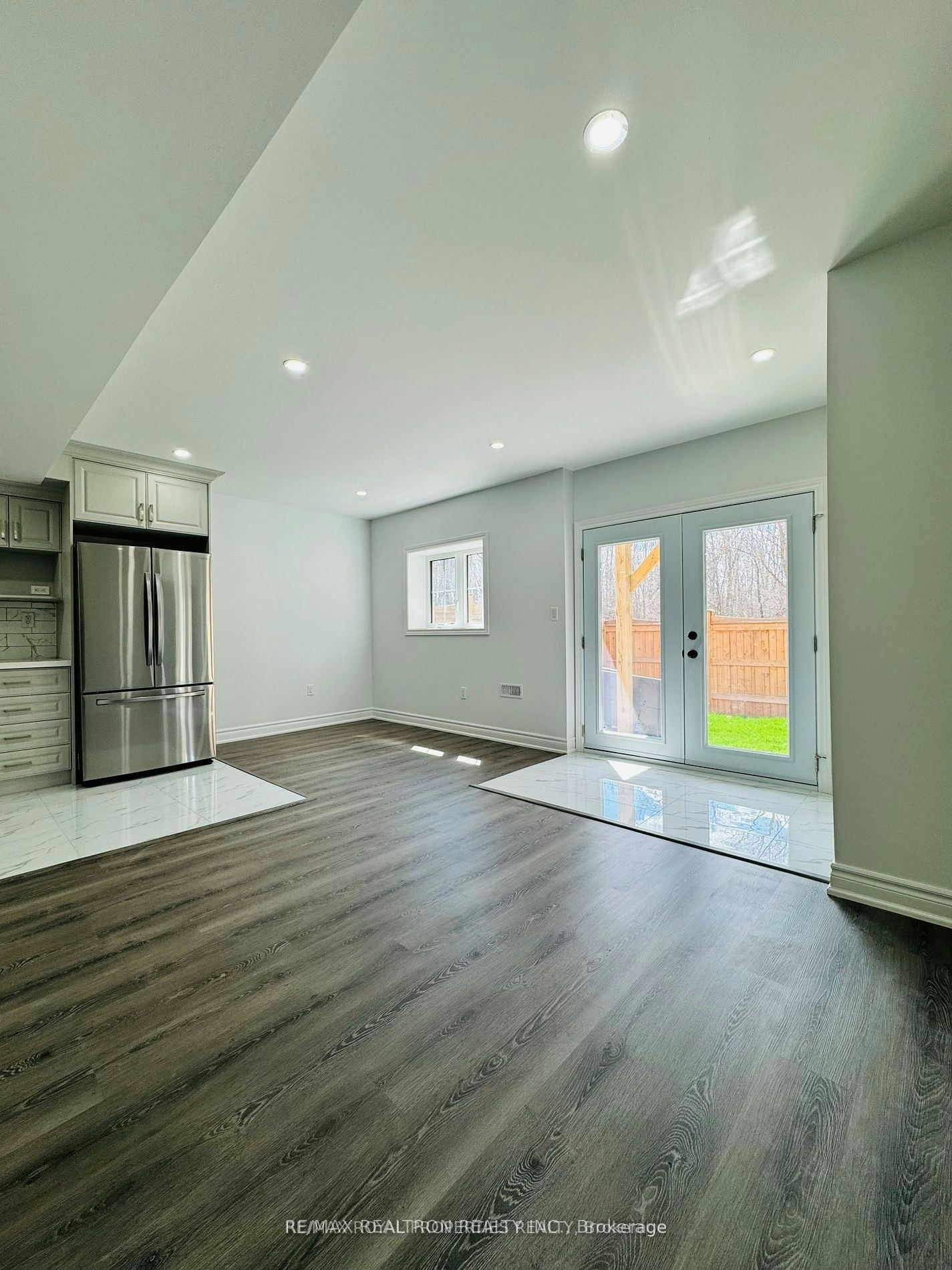 105 Auckland Drive, Whitby, ON, L1P 0J4 - 4
