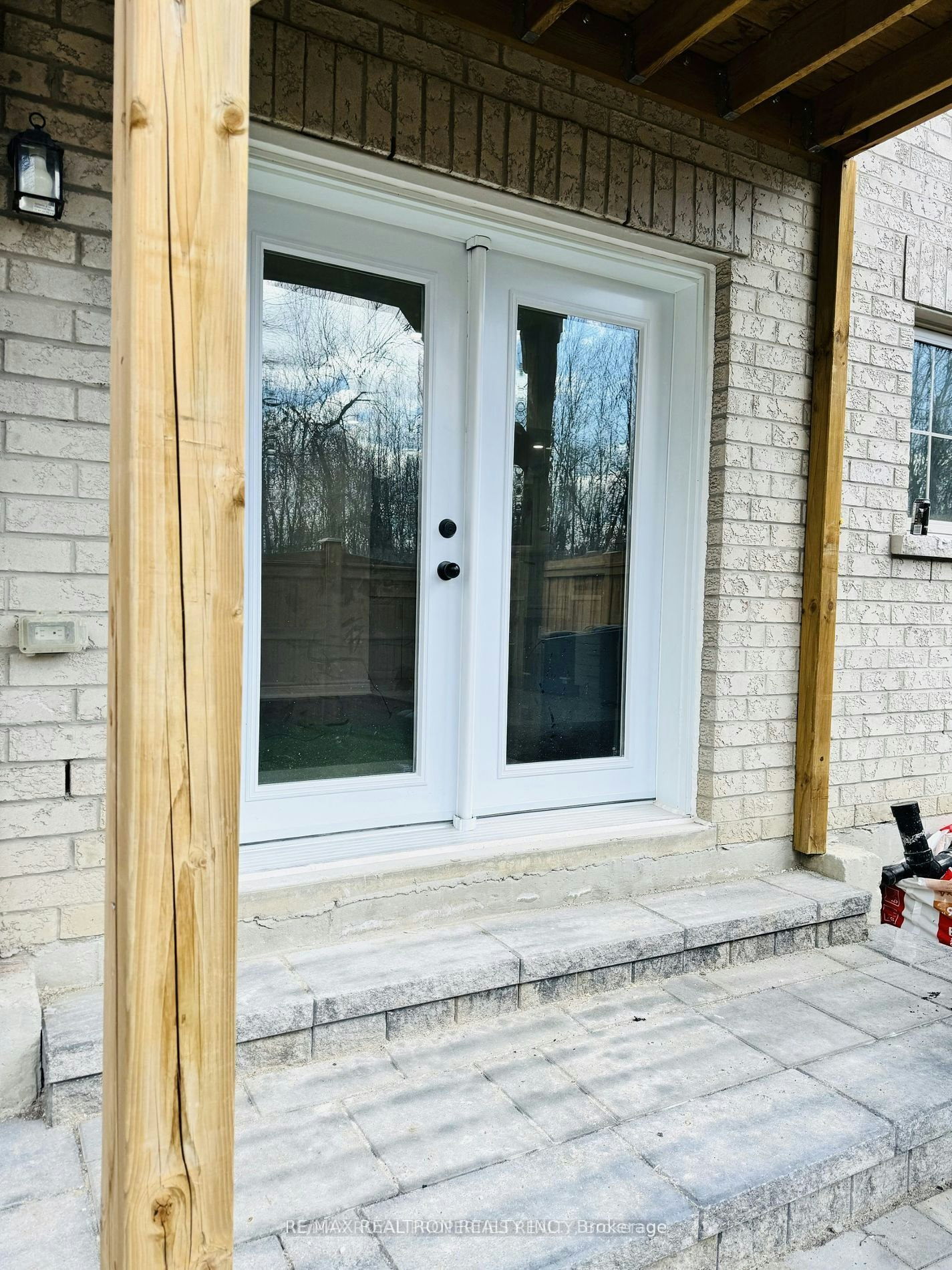 105 Auckland Drive, Whitby, ON, L1P 0J4 - 10