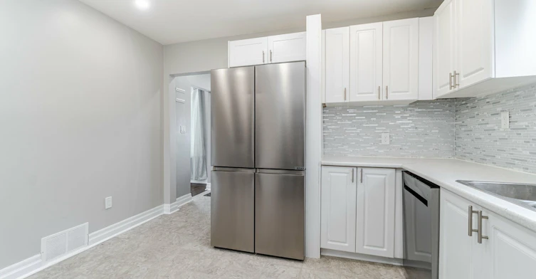 UPPER LEVEL-102 Wilson Road S, Oshawa, ON, L1H 6B7 - 11