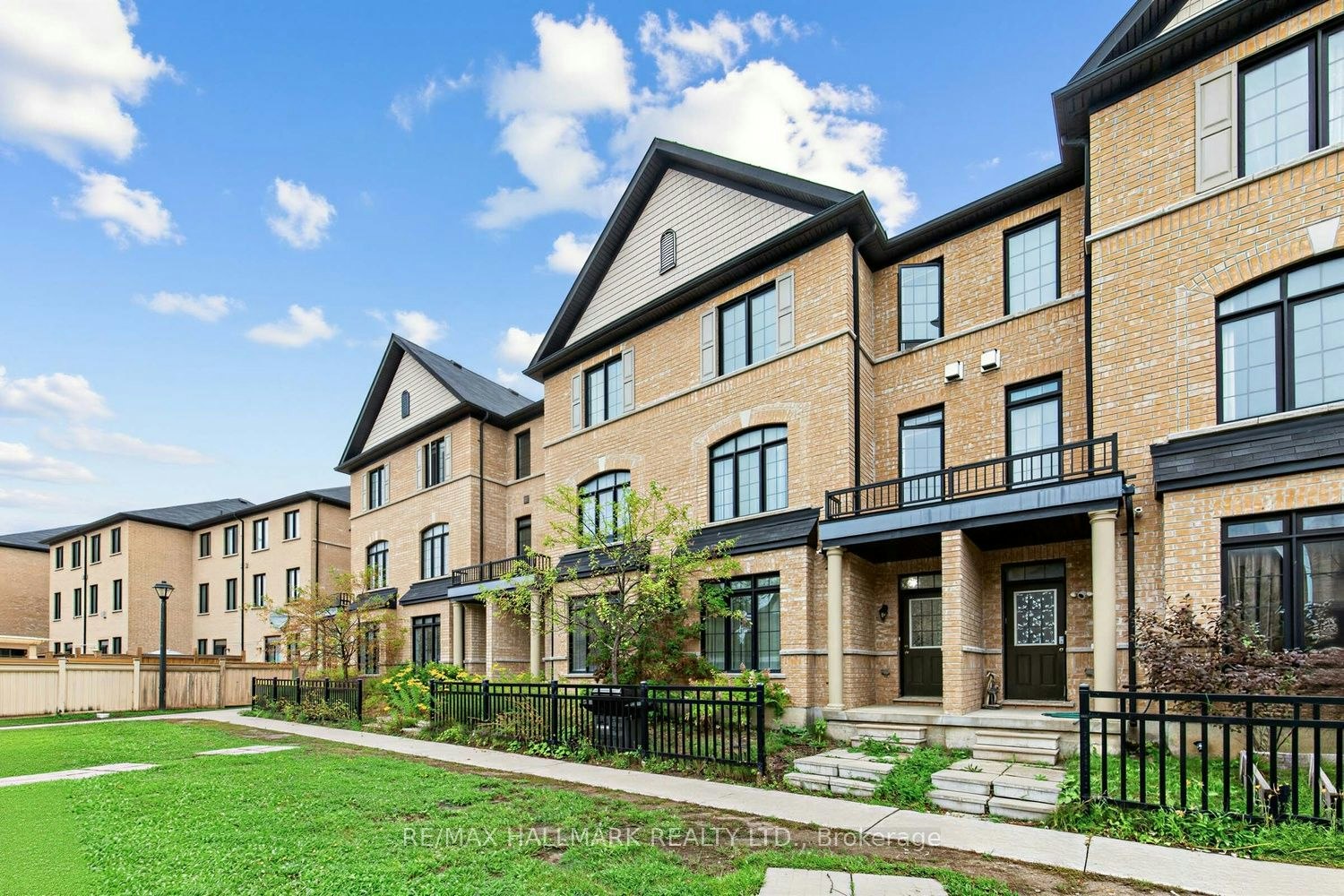 73 Quarrie Lane E, Ajax, ON, L1T 0N1