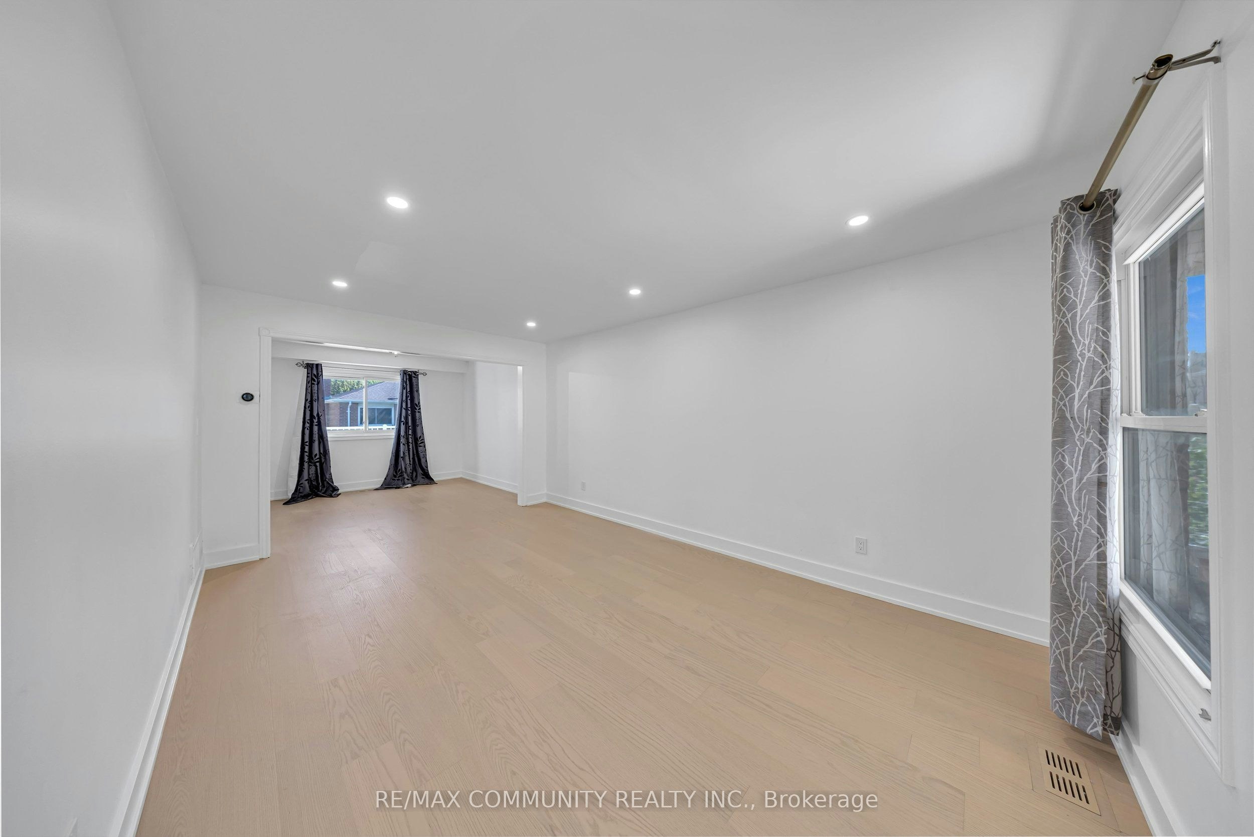 Main-1640 Tawnberry Street, Pickering, ON, L1X 2C2 - 4