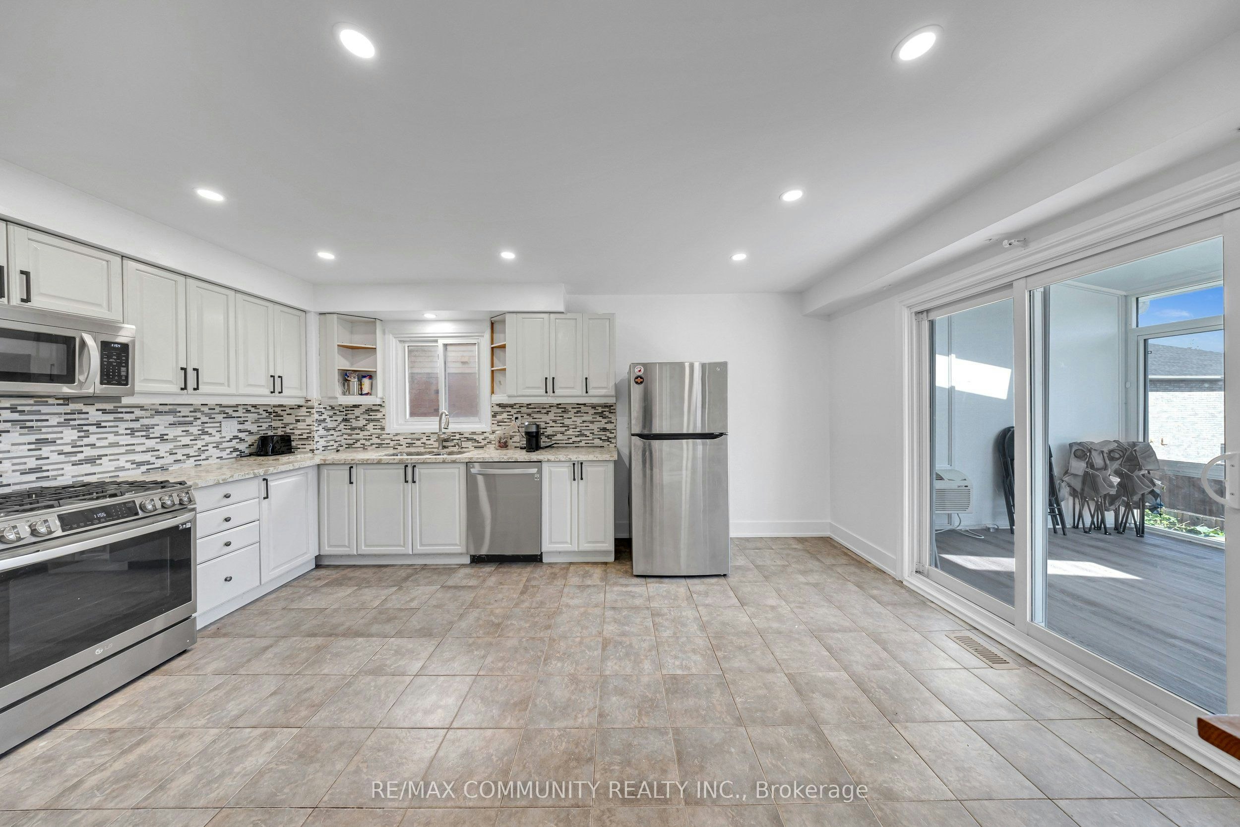 Main-1640 Tawnberry Street, Pickering, ON, L1X 2C2 - 9