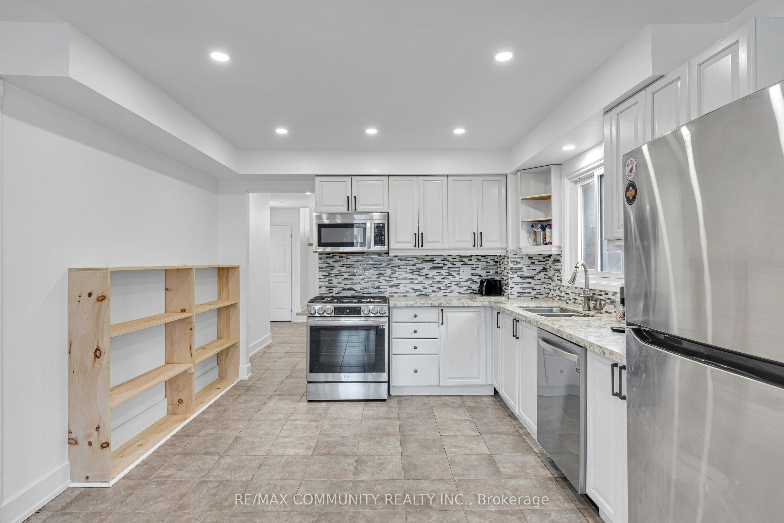 Main-1640 Tawnberry Street, Pickering, ON, L1X 2C2 - 11