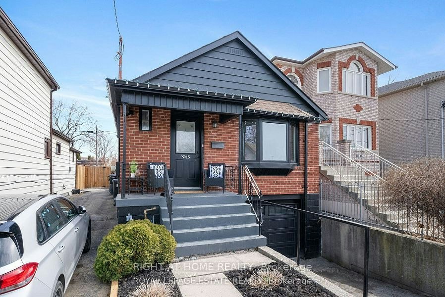 15 August Avenue, Toronto, ON, M1L 3M8