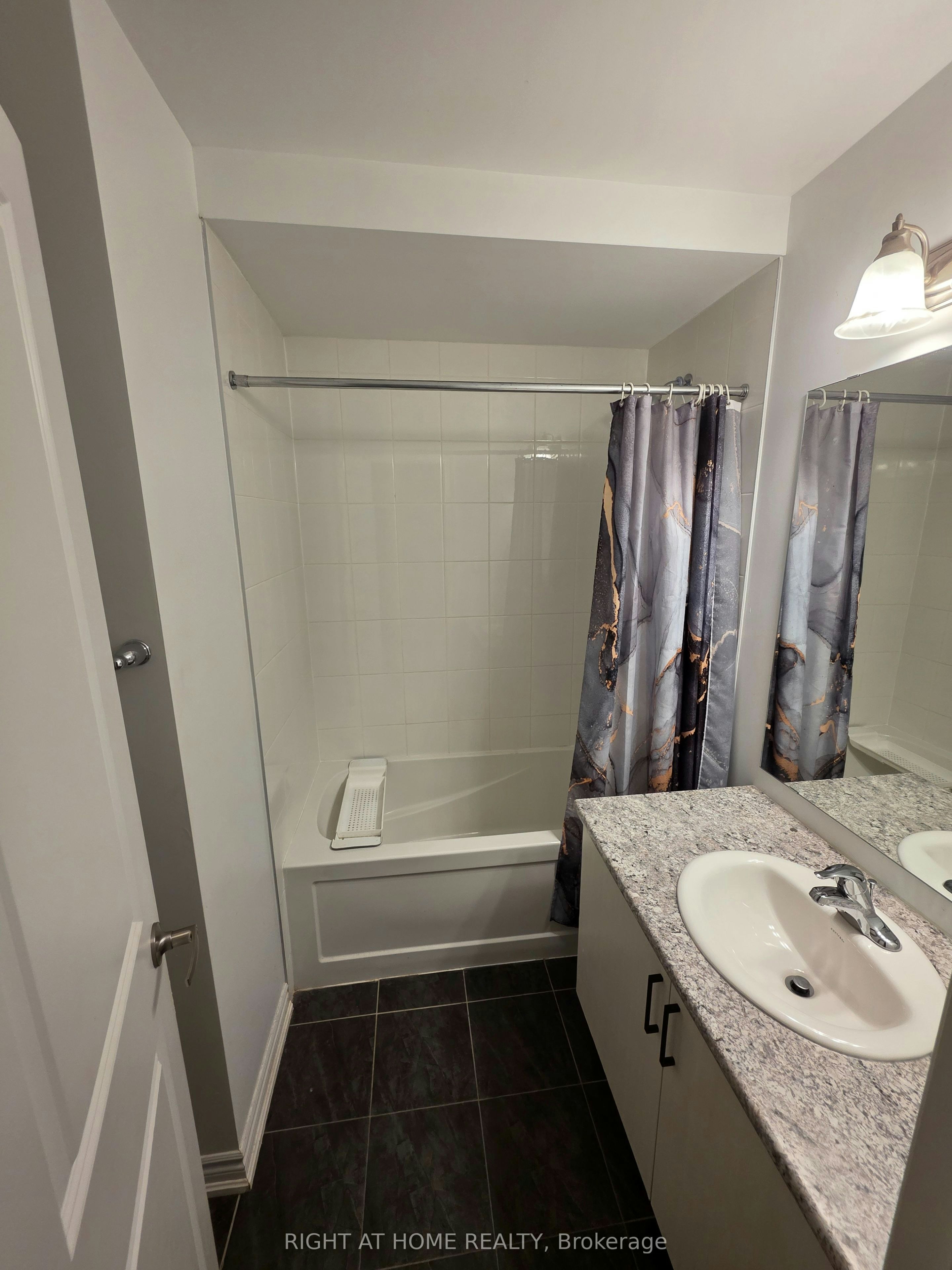 765 Eddystone Path, Oshawa, ON, L1H 0A7 - 14