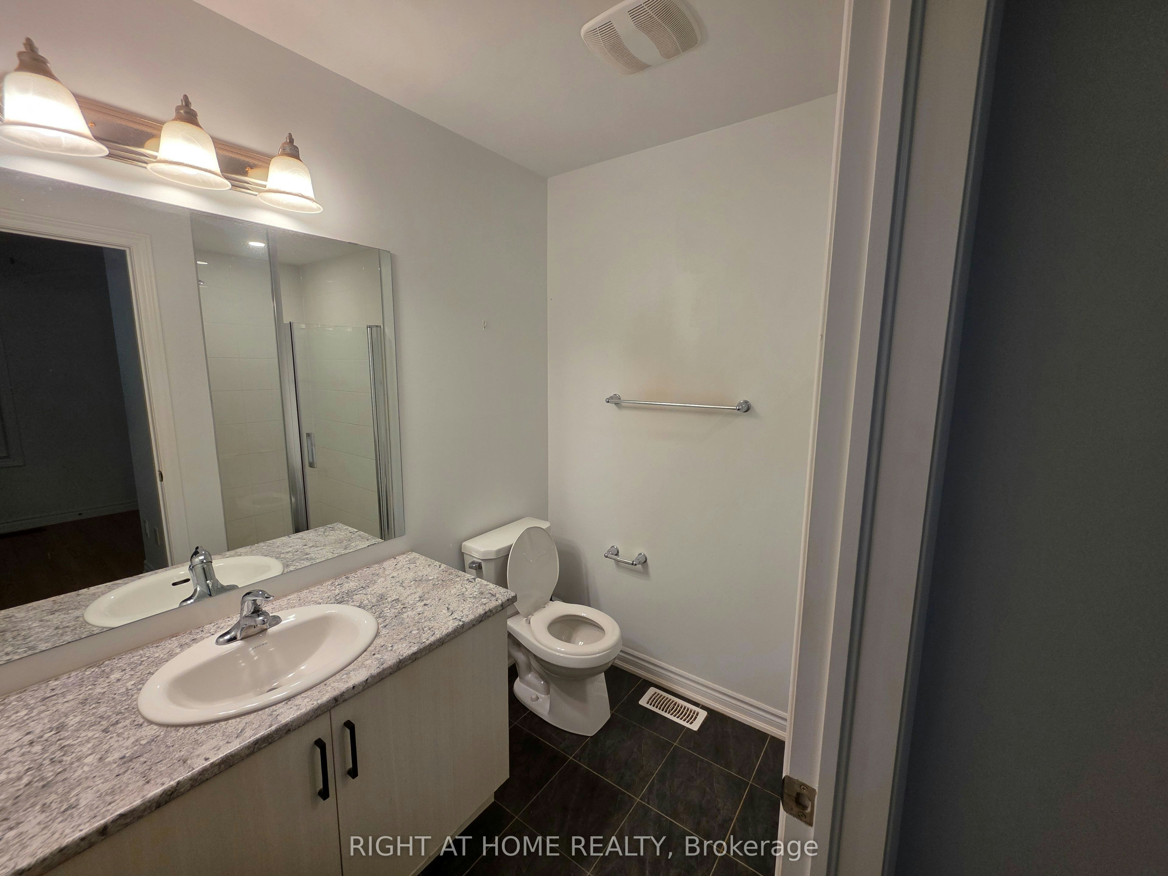 765 Eddystone Path, Oshawa, ON, L1H 0A7 - 10