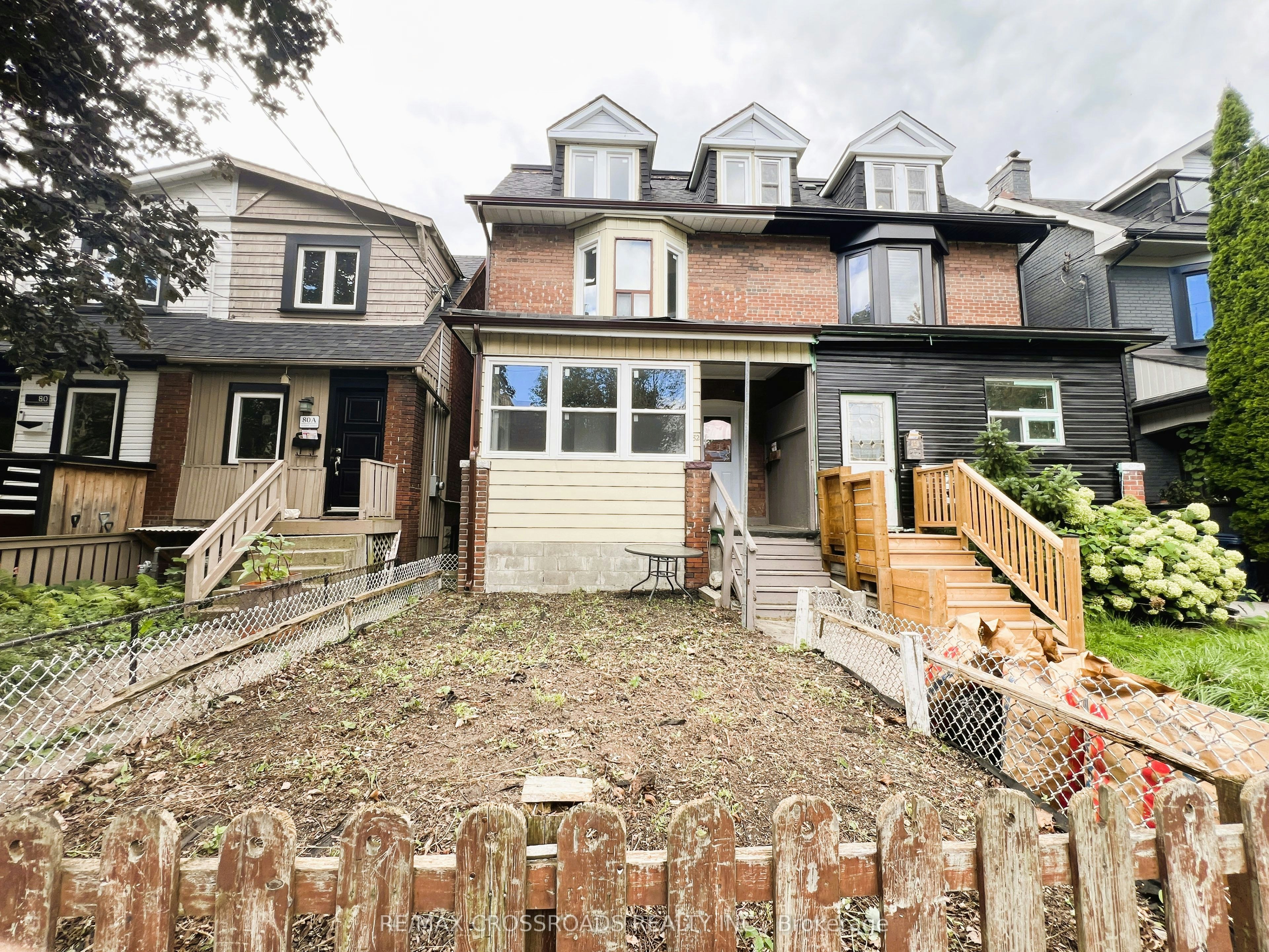 82 Curzon Street, Toronto, ON, M4M 3B4