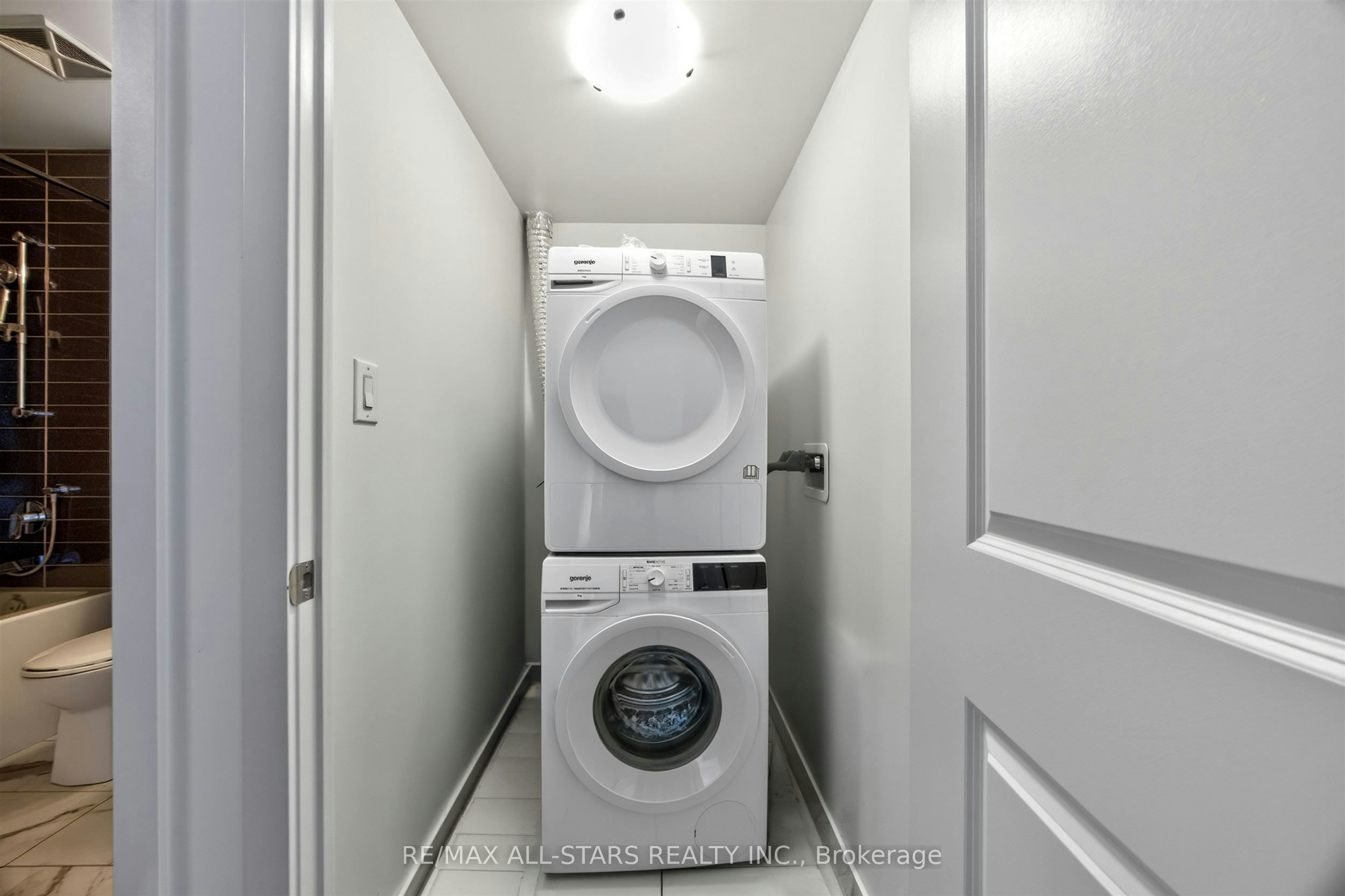 207-2799 Kingston Road, Toronto, ON, M1M 1N1 - 22