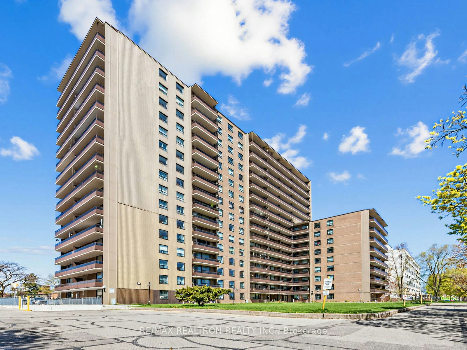 501-180 Markham Road, Toronto, ON, M1M 2Z9